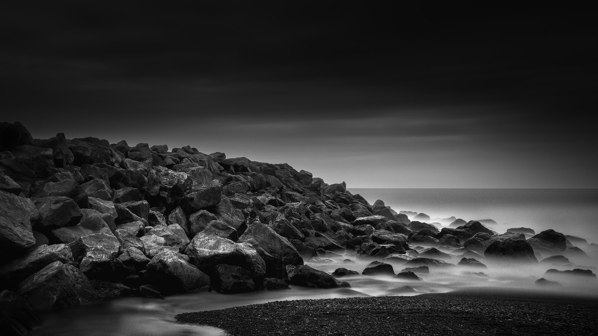 BLACK SAND BEACH | VIK