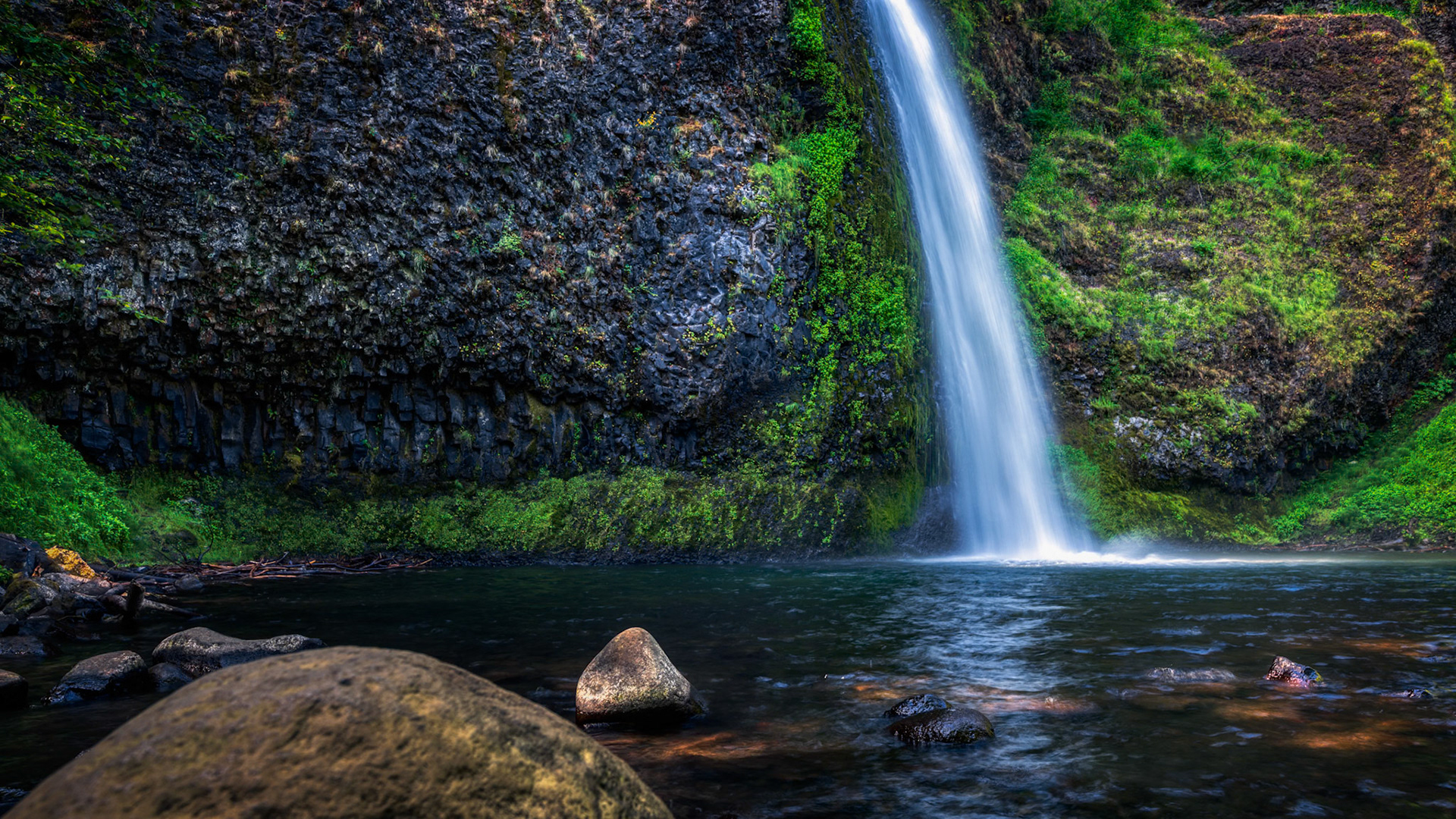 EMERALD CASCADE