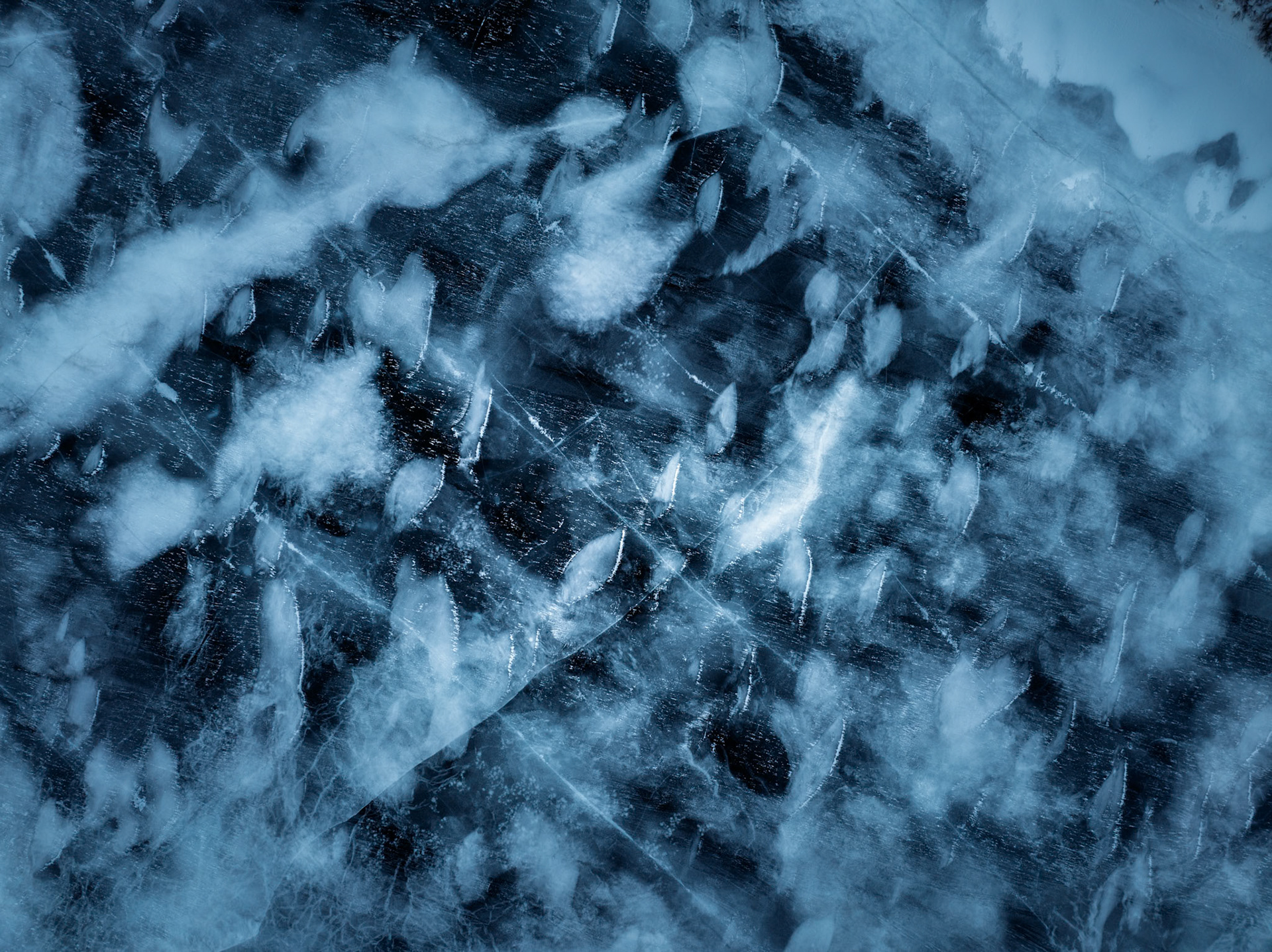 FROZEN PATTERNS OF LAKE MÝVATN