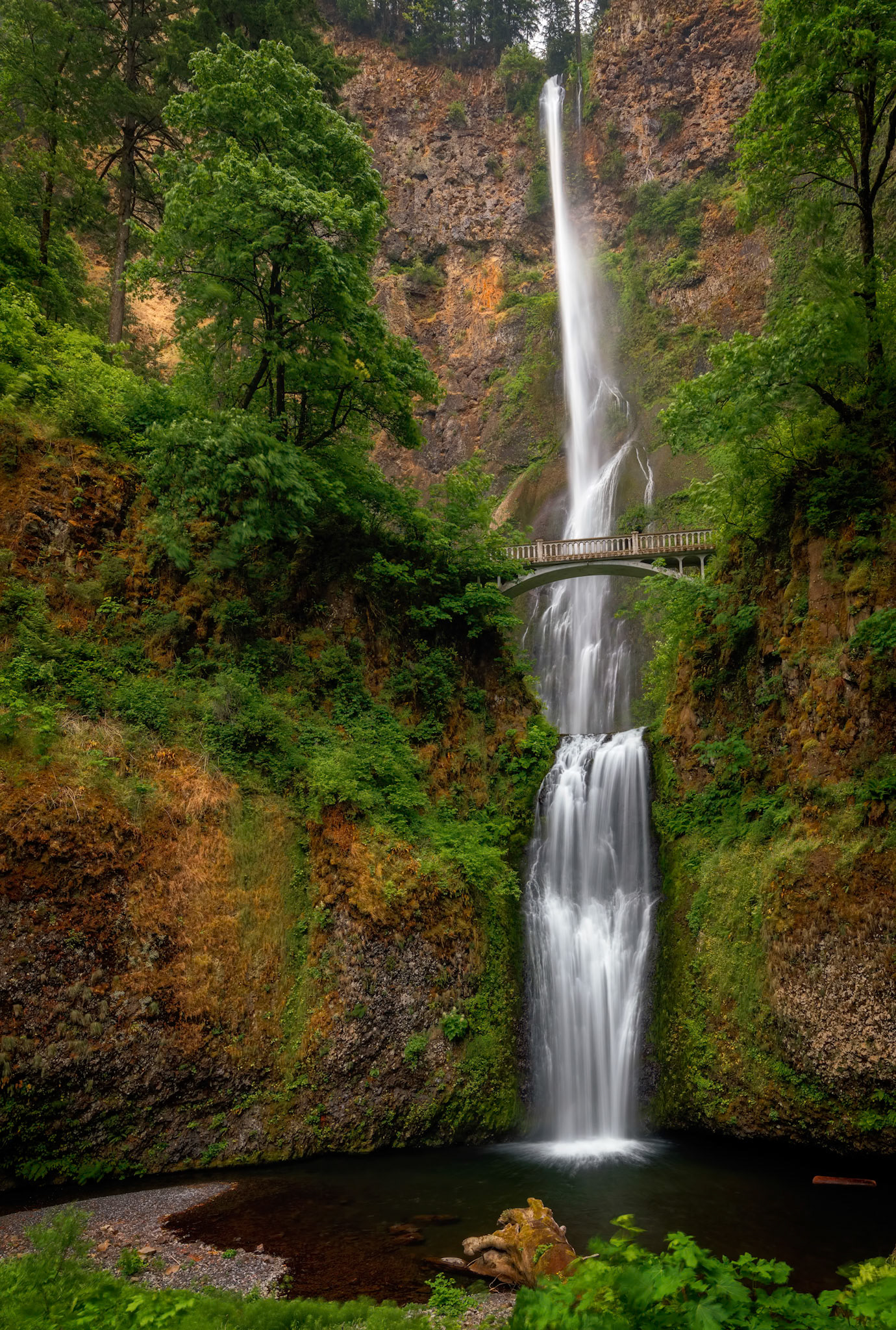 MULTNOMAH FALLS