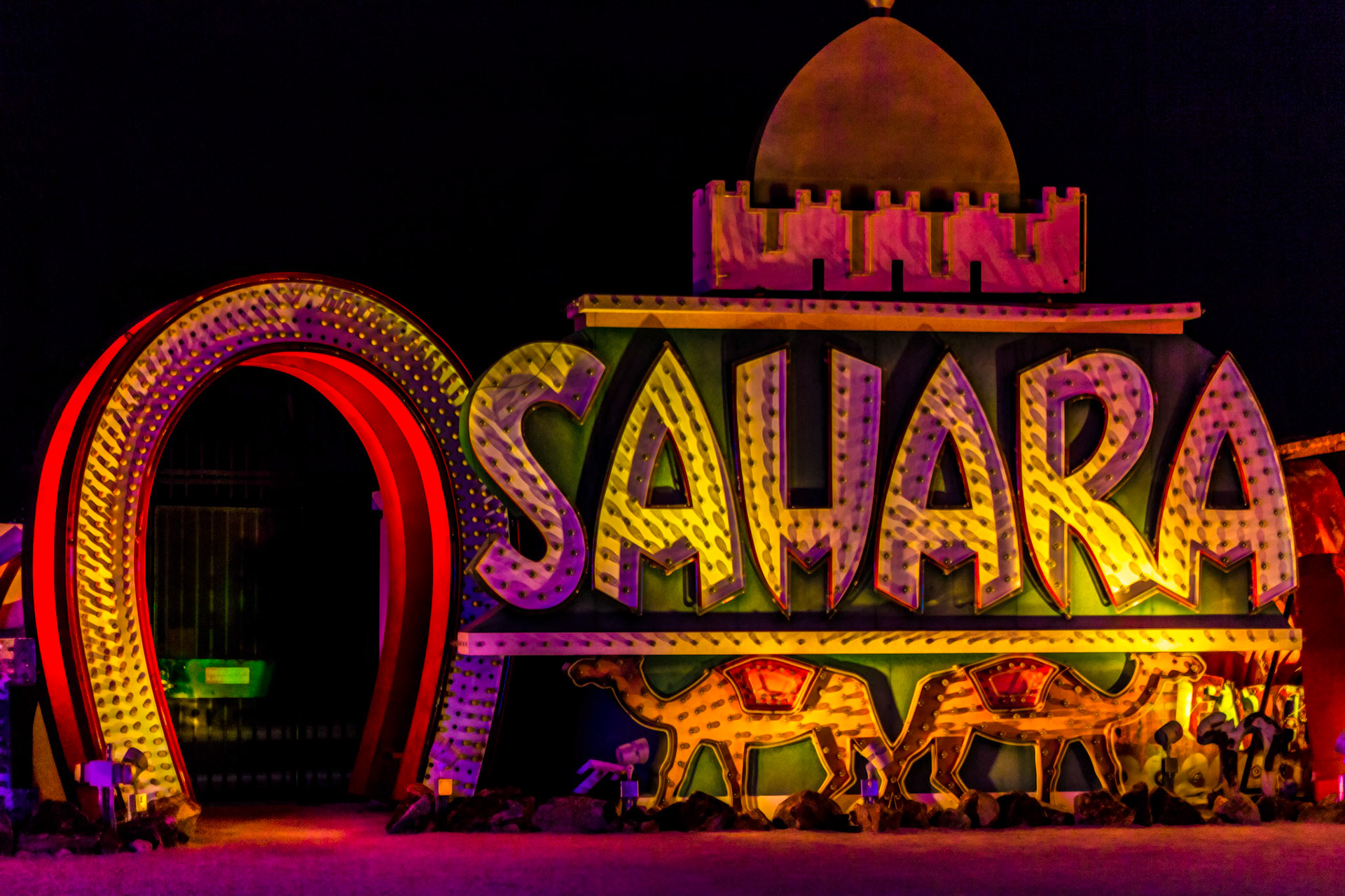 ECHOES OF THE STRIP