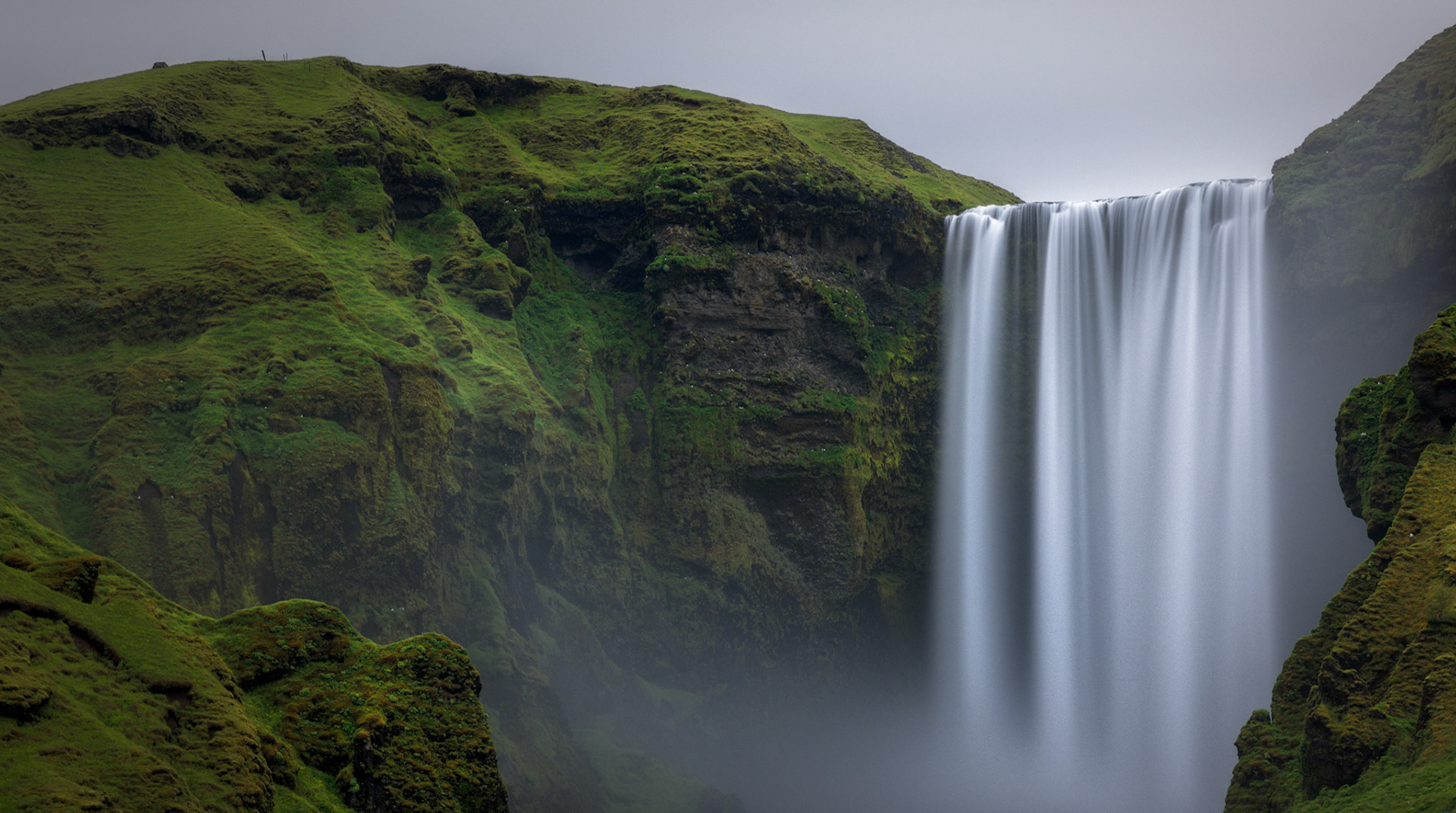 VEIL OF SKÓGAFOSS