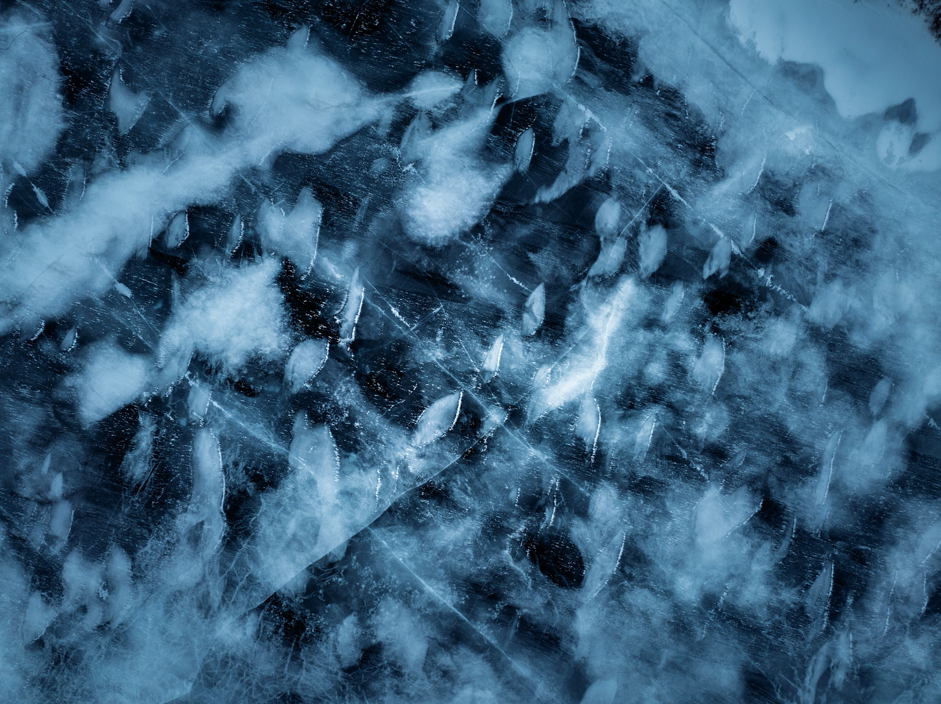 FROZEN PATTERNS OF LAKE MÝVATN