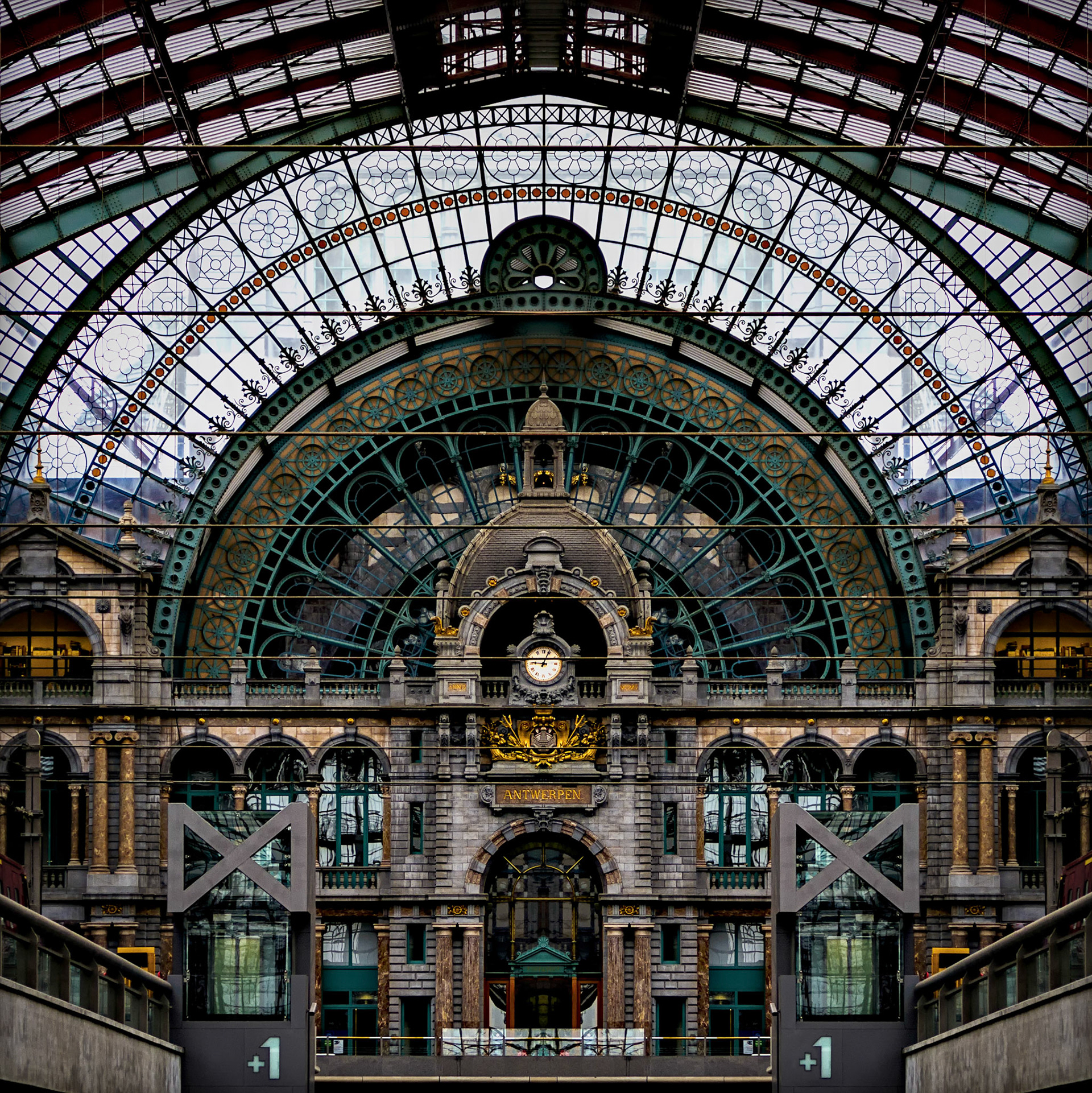 ANTWERPEN TRAIN TERMINAL | BELGIUM