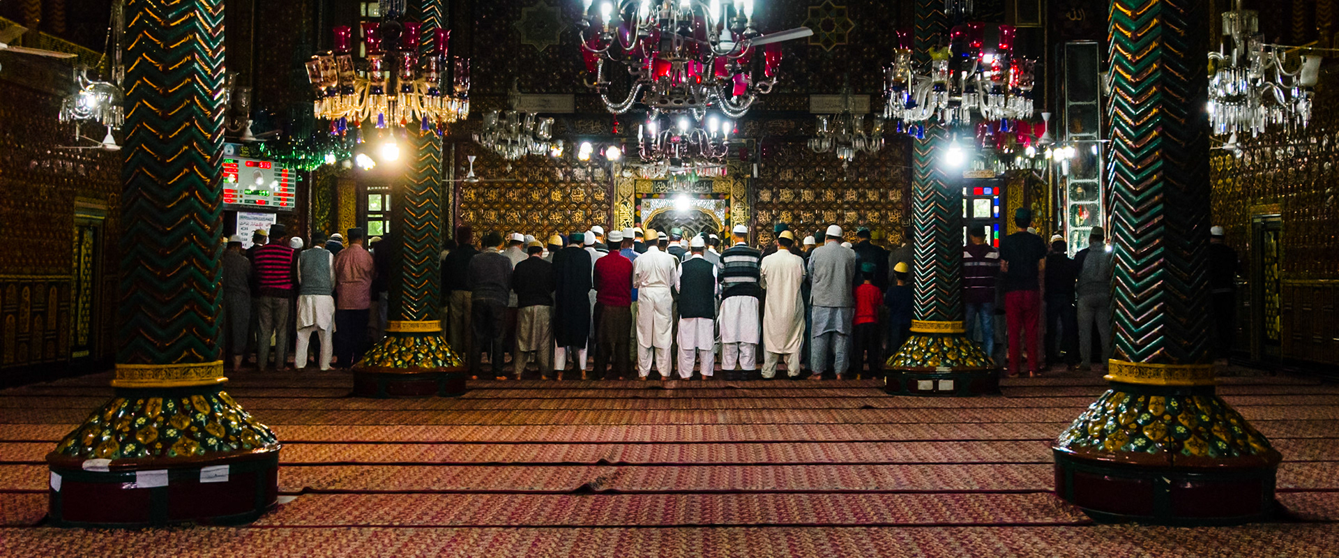 Prayer time, Srinagar