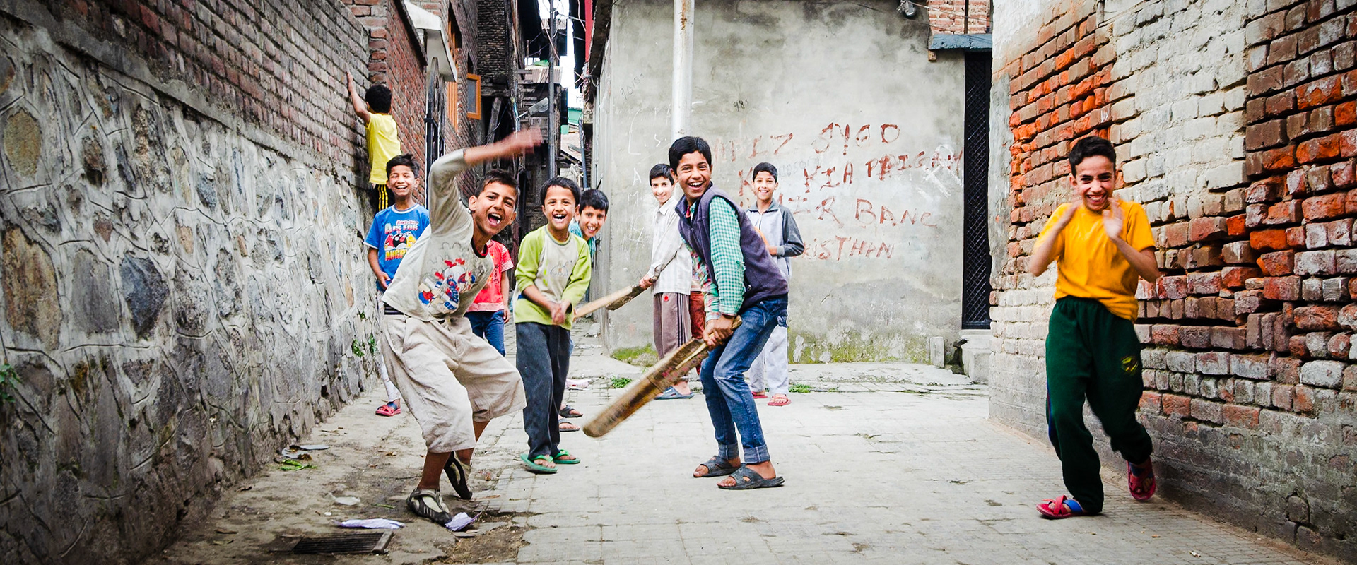 Street cricketers, Srinagar