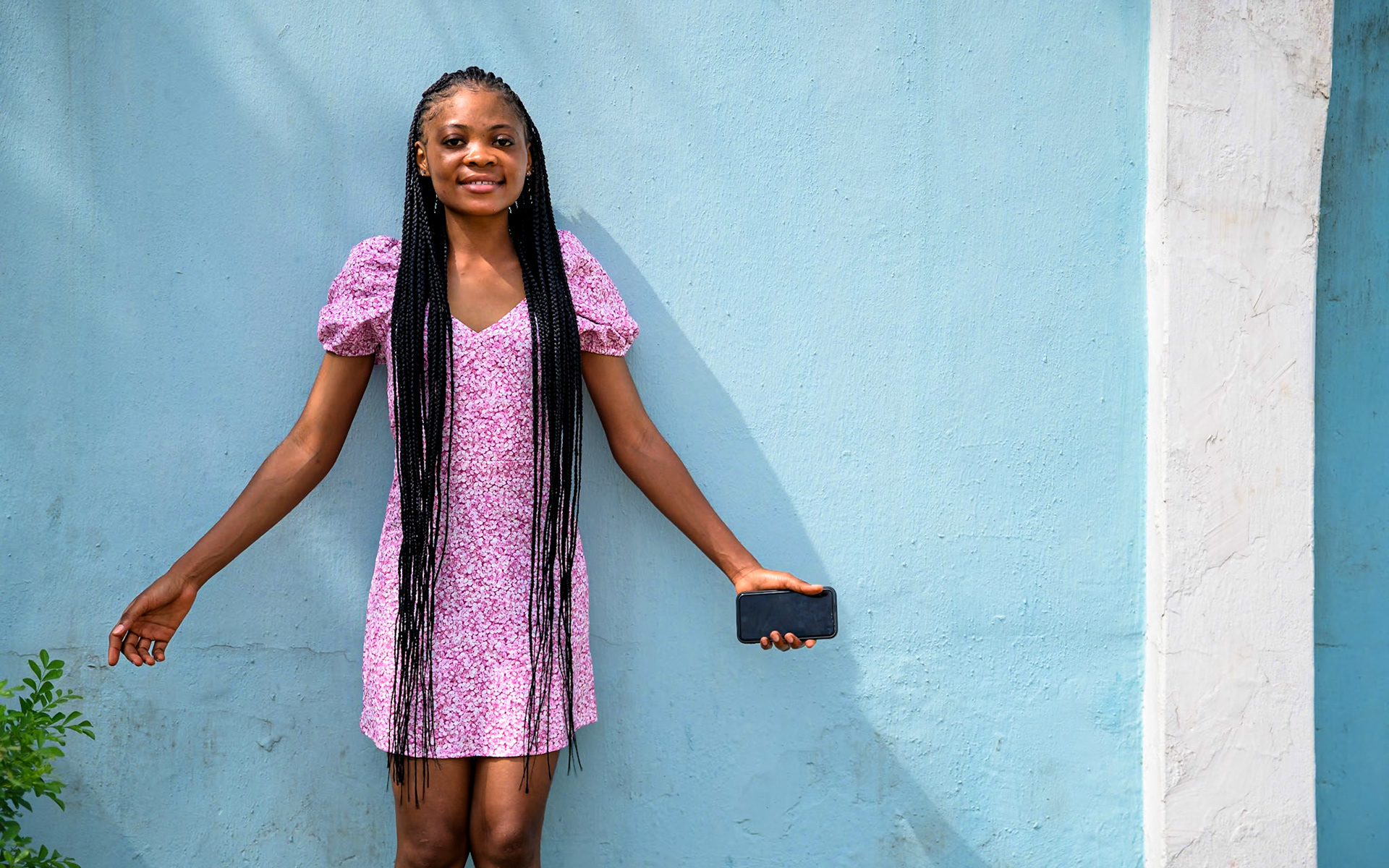 Sarah explains to UNHCR staff how she has been enrolled in sport science studies at the Ogun State University, Nigeria, thanks to the DAFI student programme. A refugee from DR Congo, she is entitled to higher education in Nigeria and the programme, supported by the German government and UNHCR, covers almost all fees related to studies. UNHCR’s partner JDPC provides counselling and monitoring. Facing a nation-wide university strike since February 2022, Sarah could not attend the courses, but hopes to graduate in 2023 and pursue a career as a PE teacher in school. Alternatively, she would revert to hairdressing, her skill and passion, and open a beauty salon.PoC: Refugee