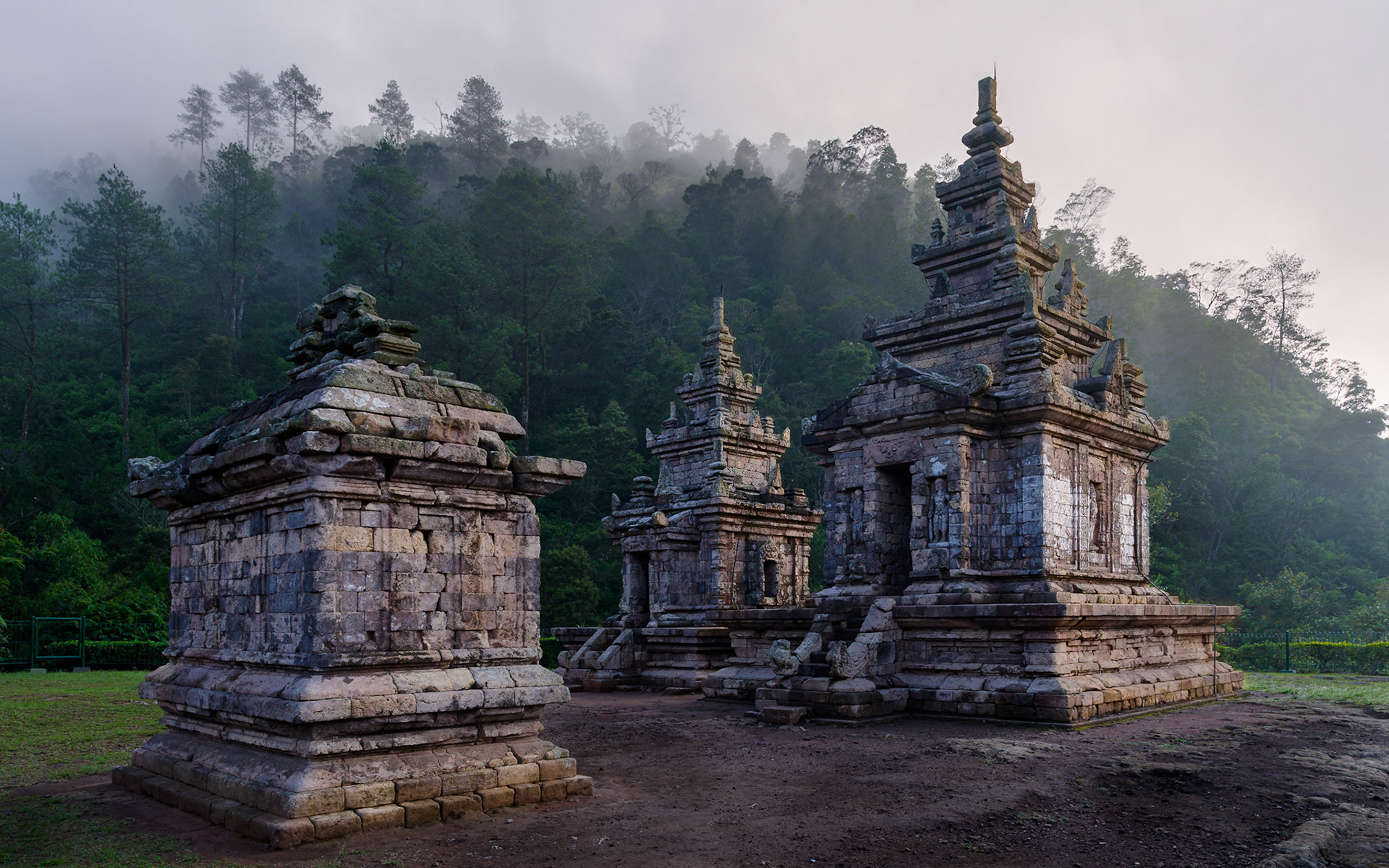 Gedong Songo shrine, Java