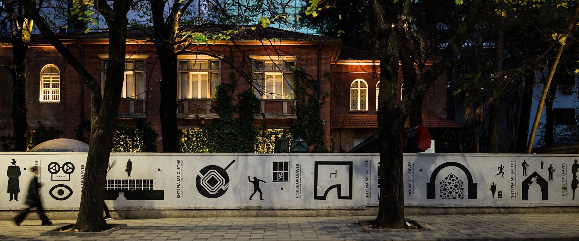 House of Leaves · Tirana