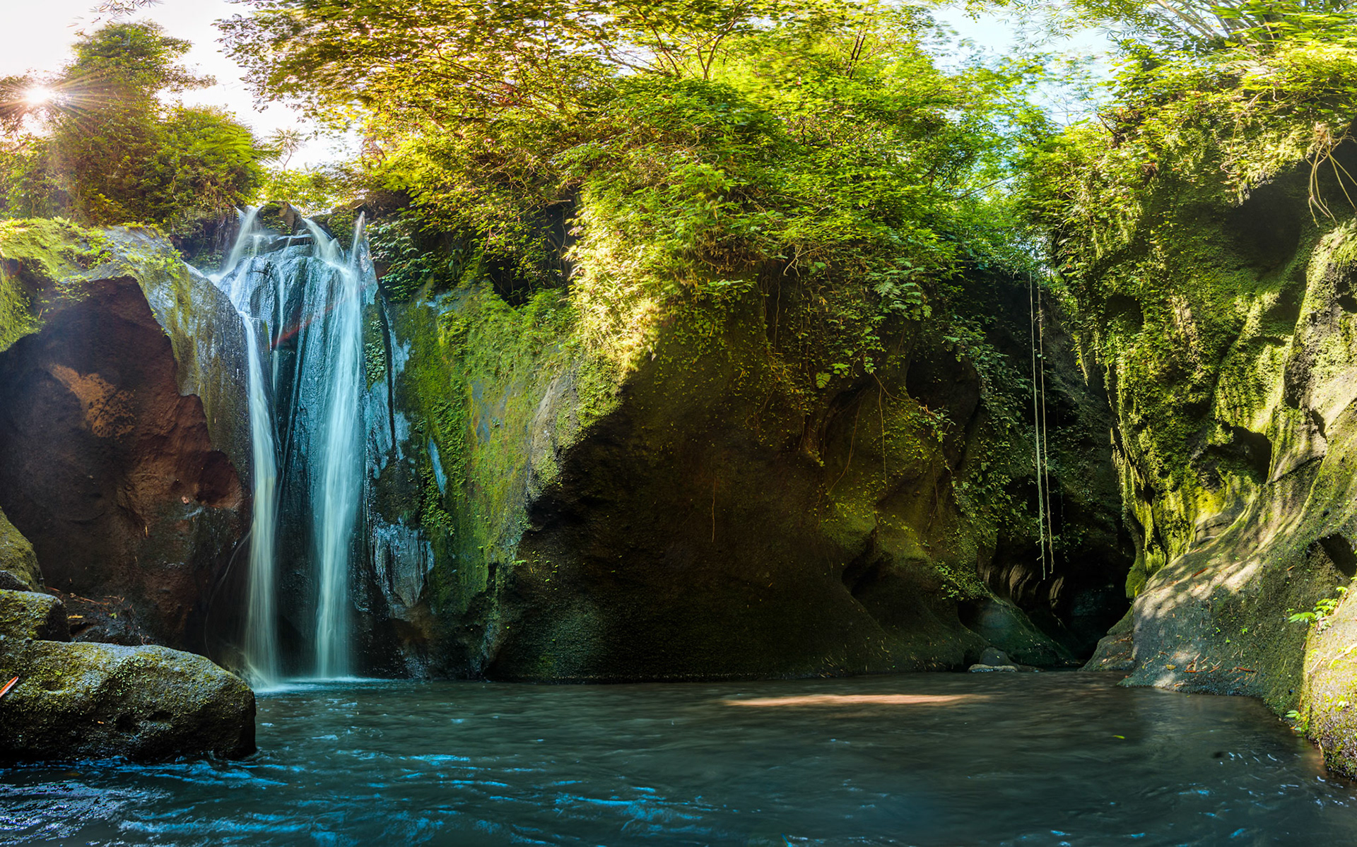 Tembuku waterfall, Bali