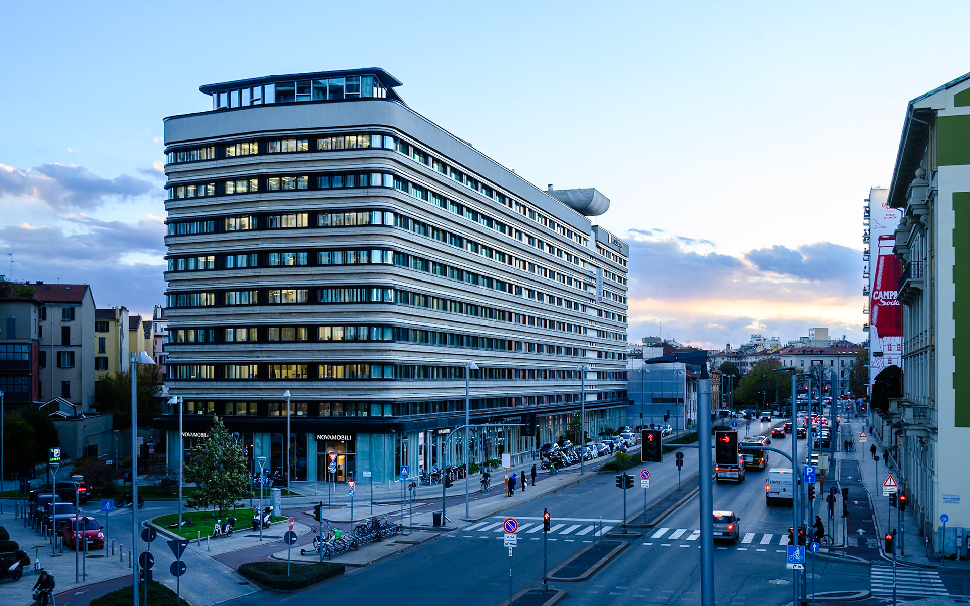 Piazza Alvar Aalto · Milano
