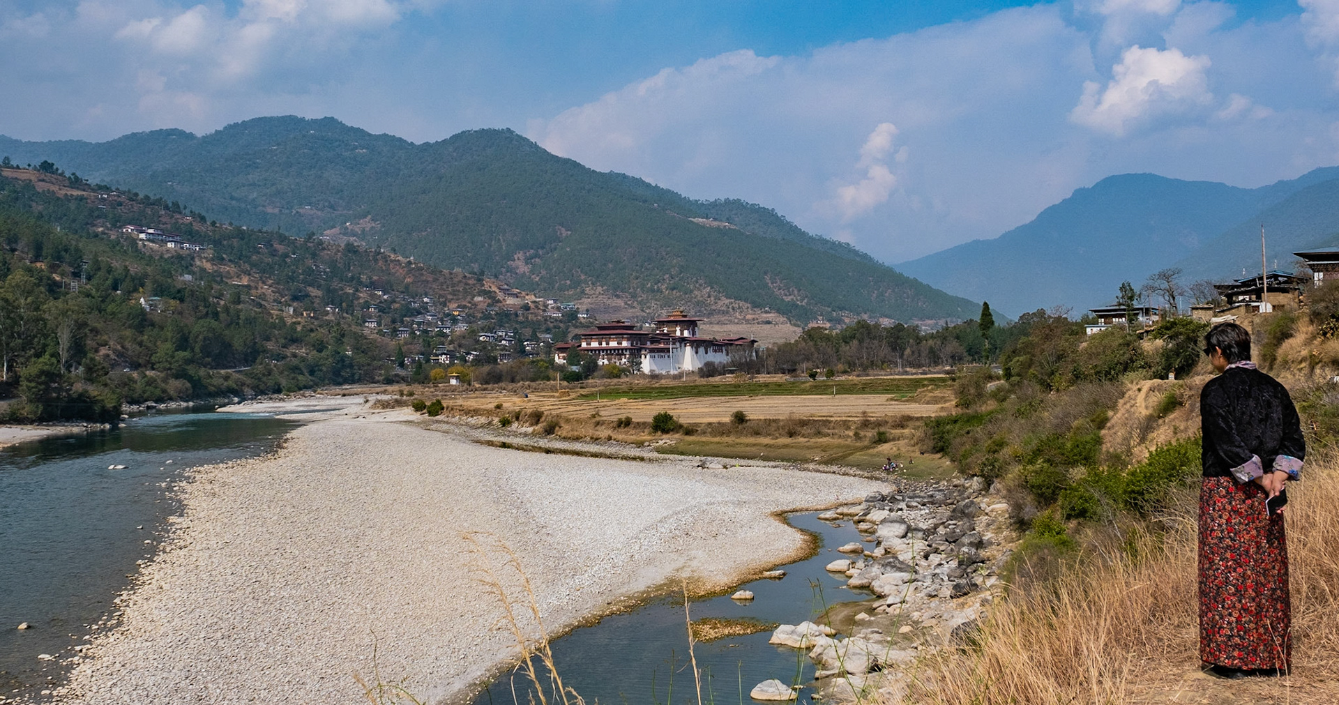 Built in 1637, it is the second oldest and second largest palace in Bhutan. It served as the seat of the govenment until 1955 when it was moved to Thimphu.