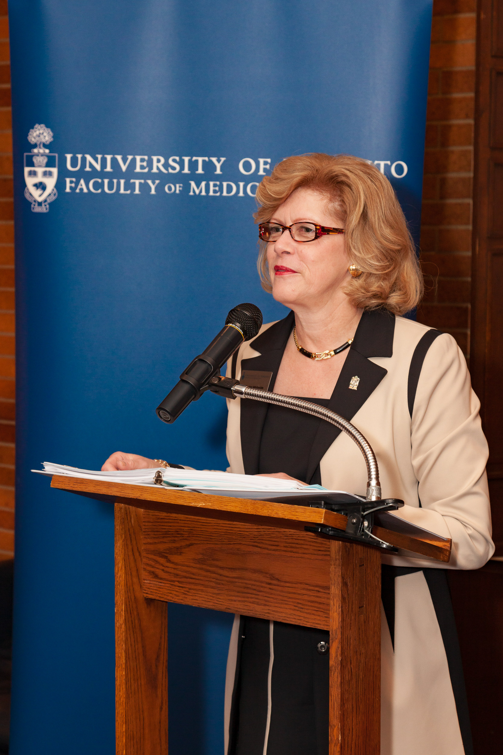 Catharine Whiteside CM, MD, FRCPC, FCAHS. University of Toronto Faculty of Medicine