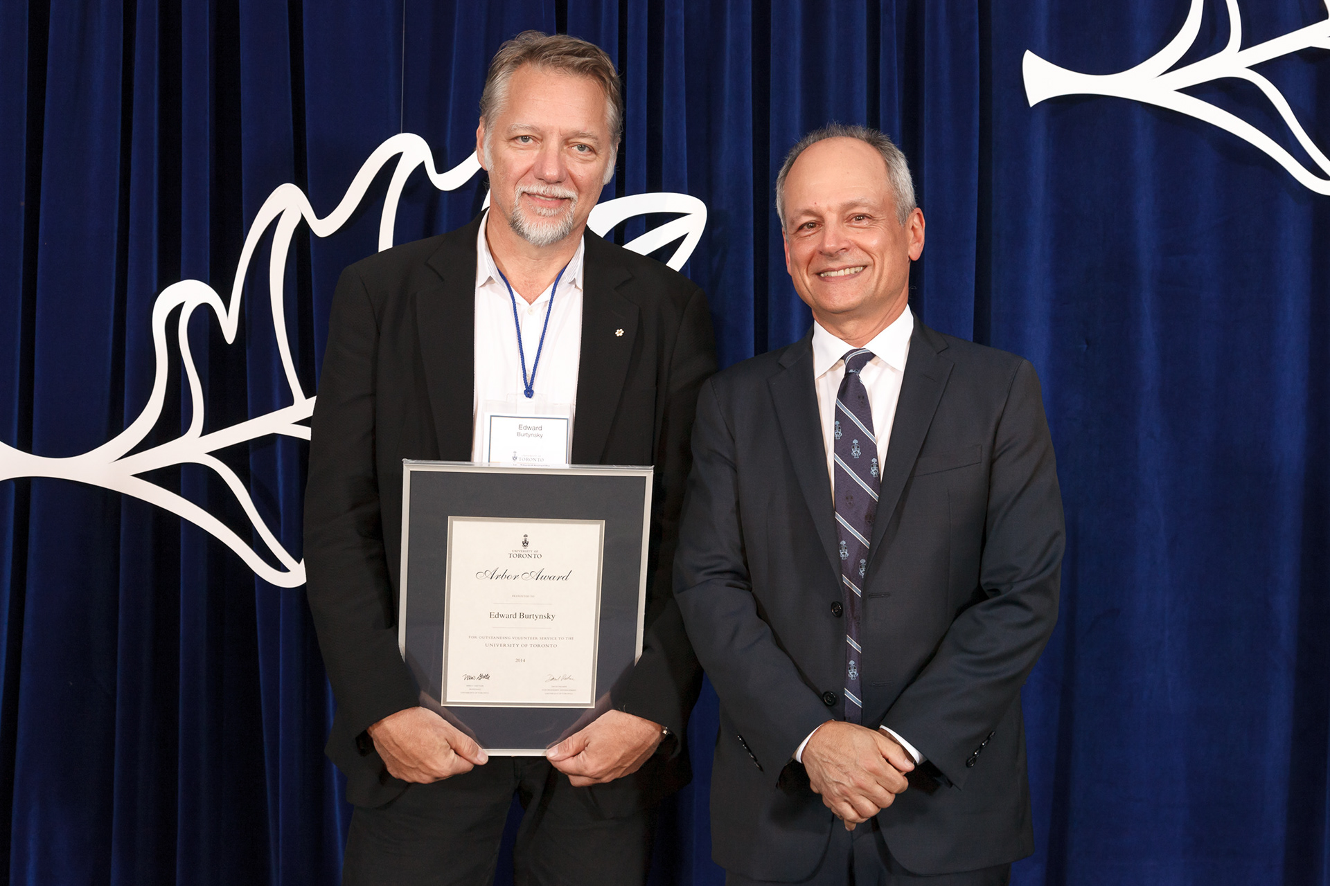 Edward Burtynsky and President Meric Gertler. University of Toronto Arbor Awards