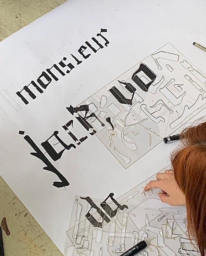 atelier de création sur grand format grâce aux normographes créés