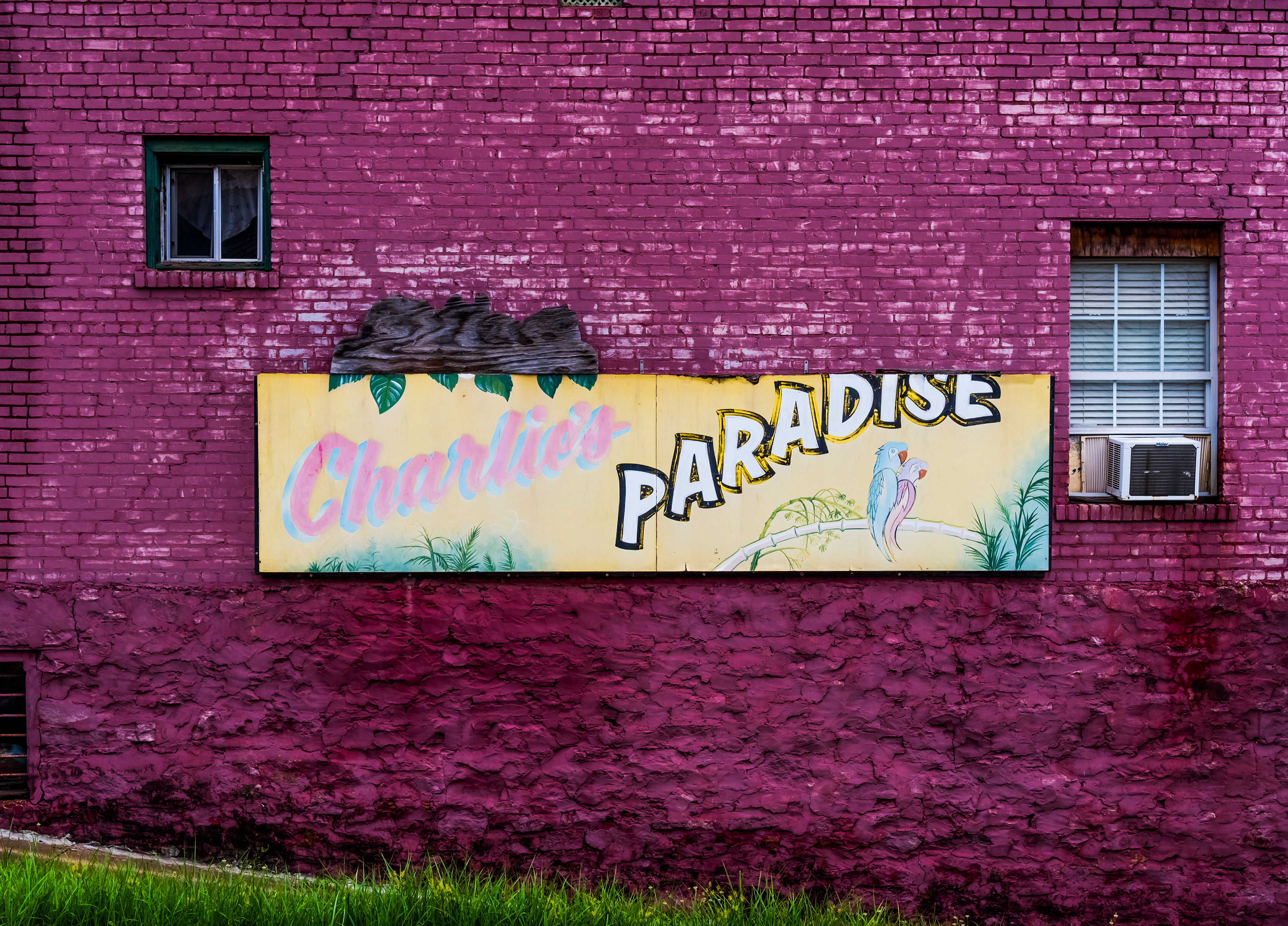 Charlie's Paradise, Van Buren AR