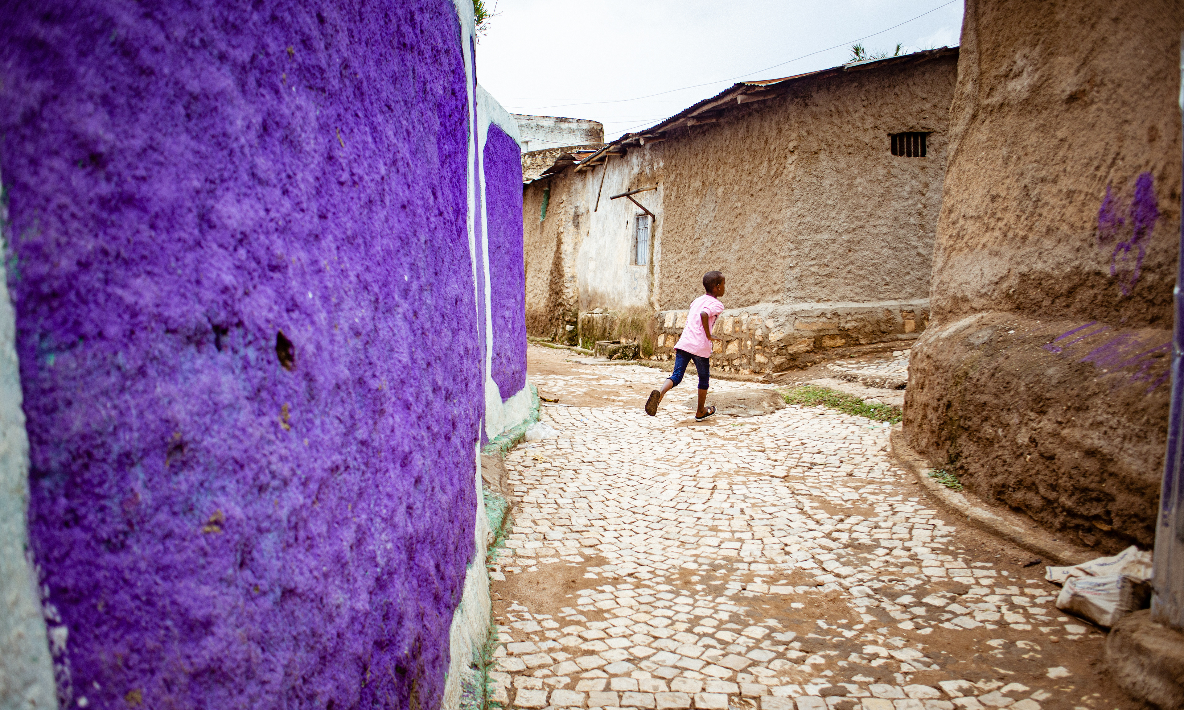 Known for its colorfully painted walls, winding alleys and historic architecture, Harar is also famous for being the fourth holiest city in Islam.
