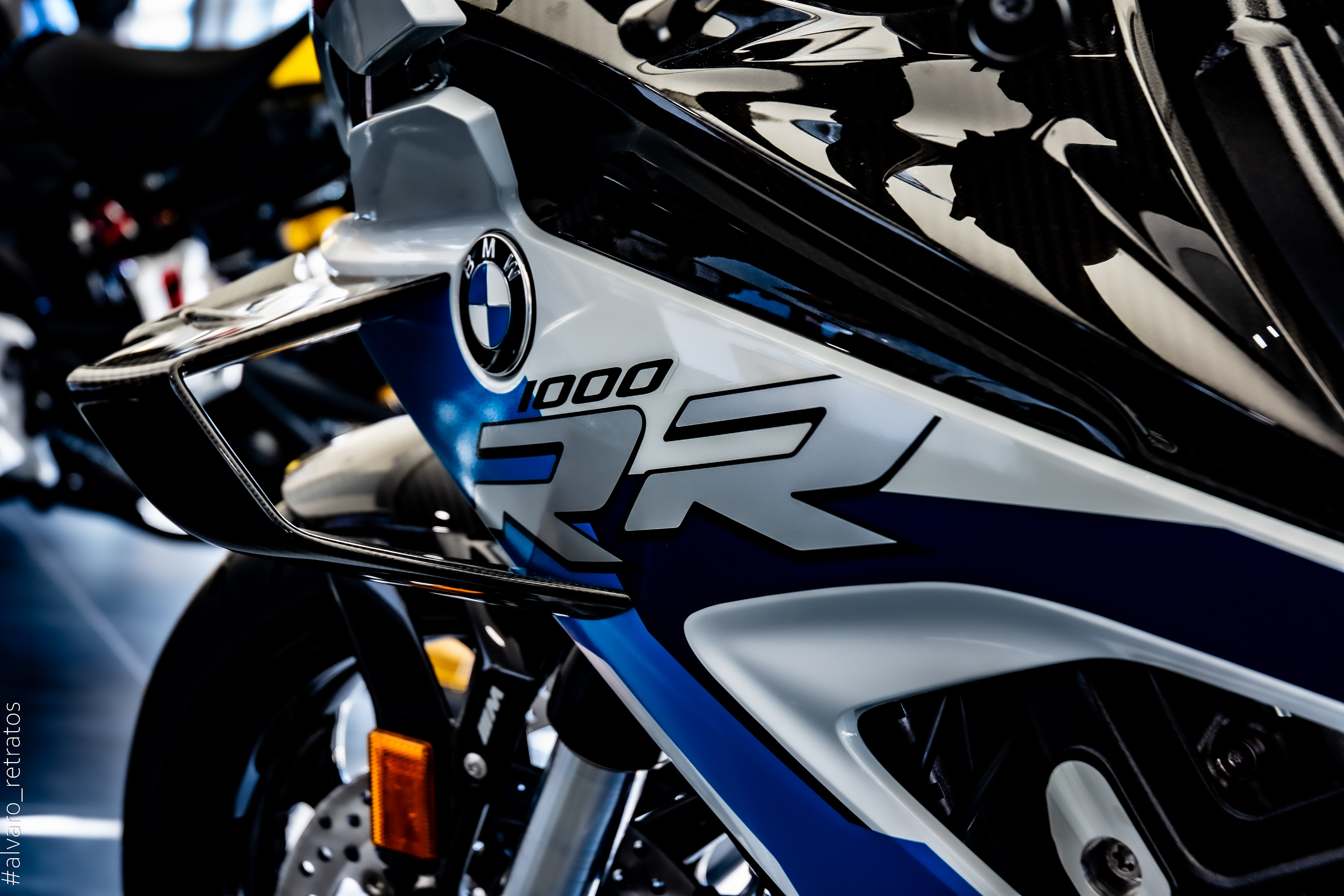 BMW M 1000RR