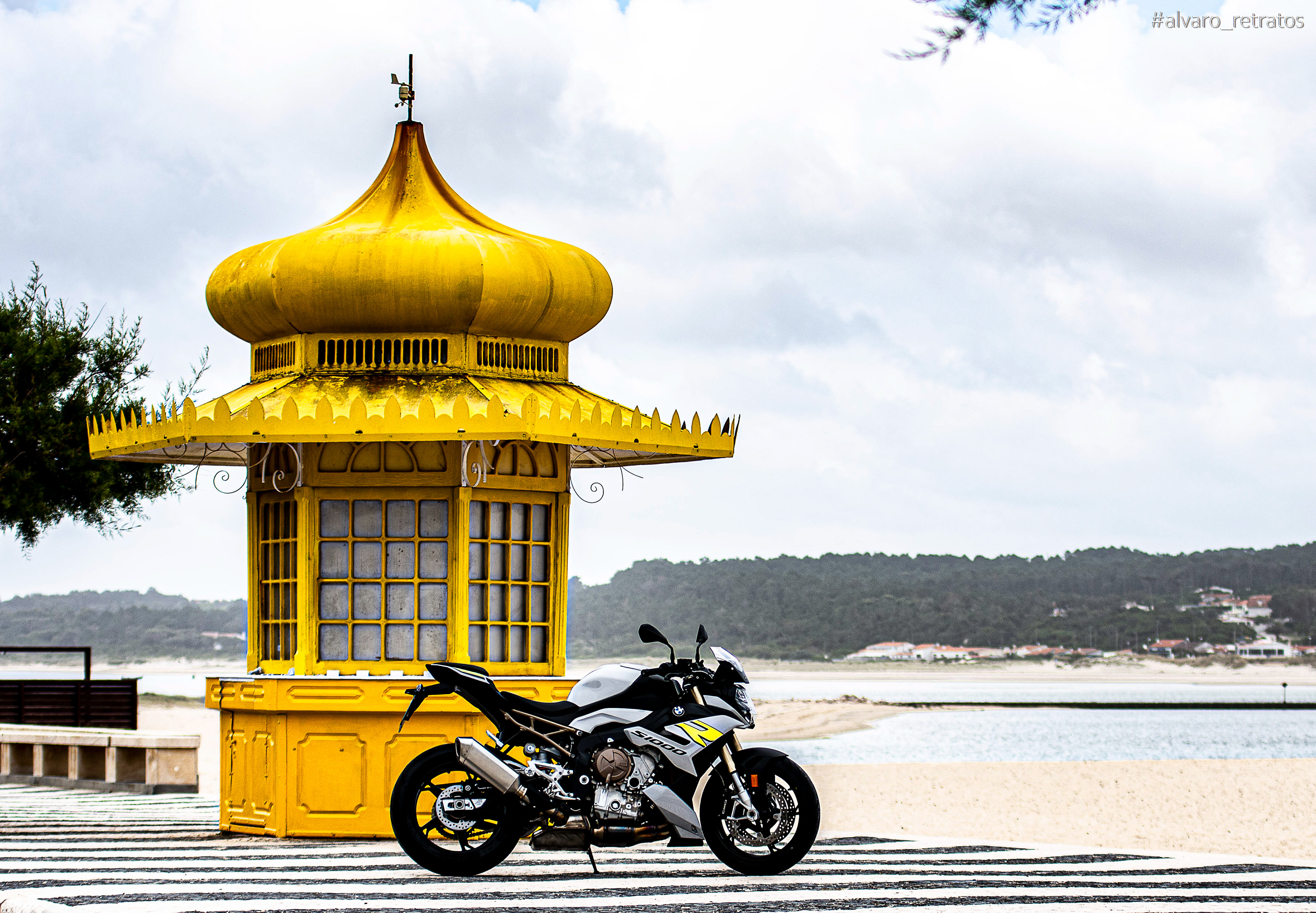 BMW S1000R