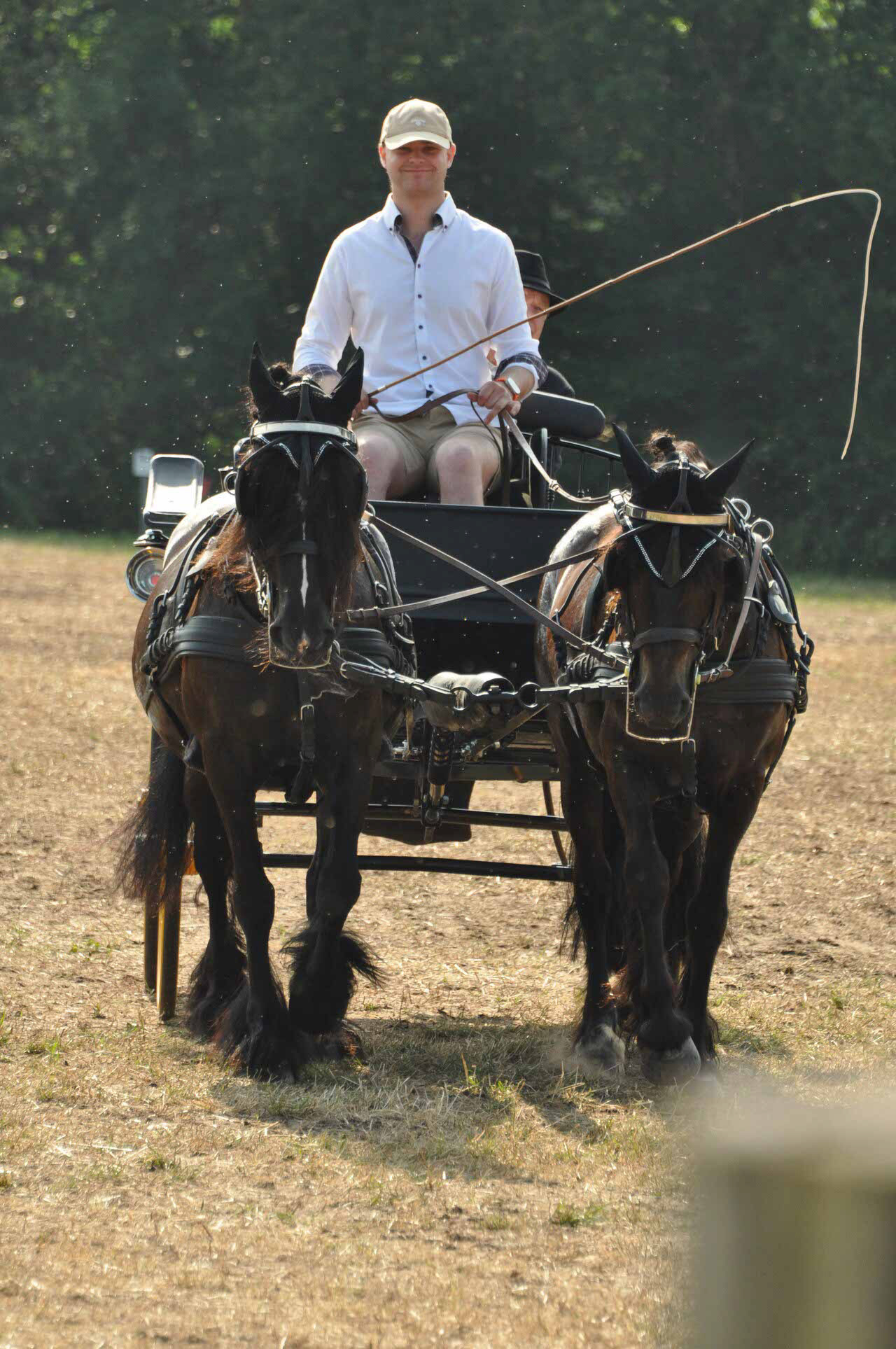 Alexander Wiederhold fährt Zweispänner Dales Ponies.