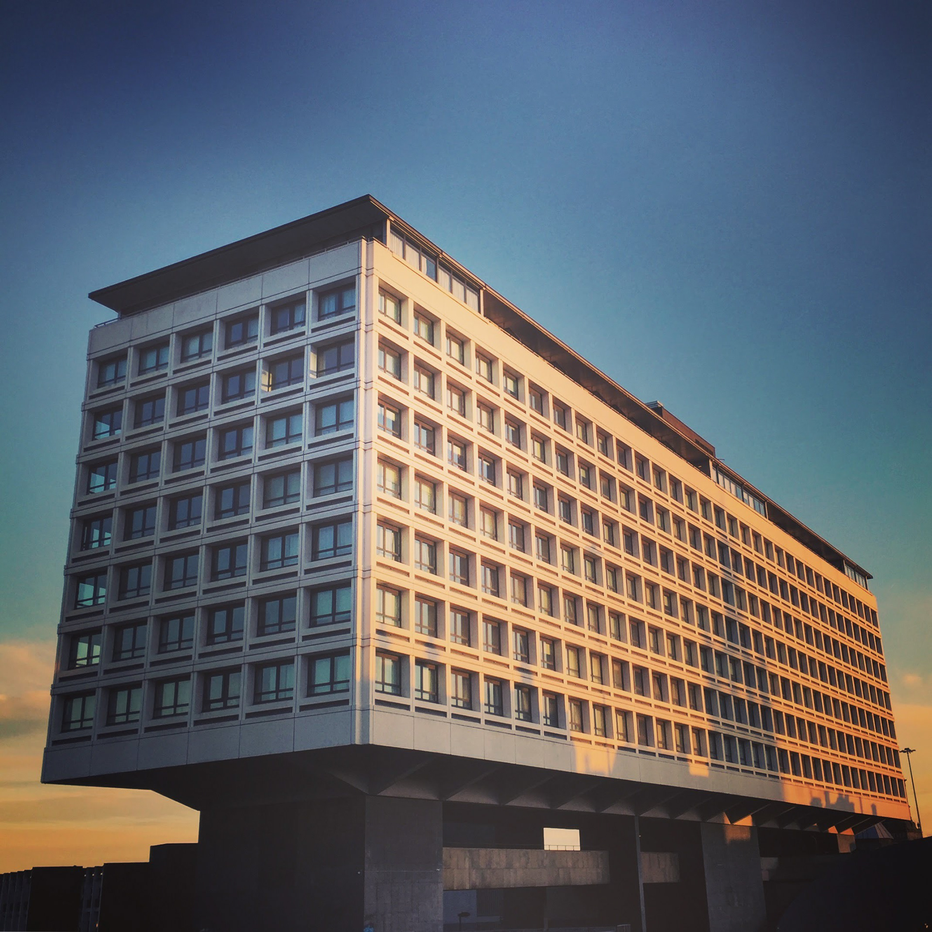 55' North Sunset Silhouette