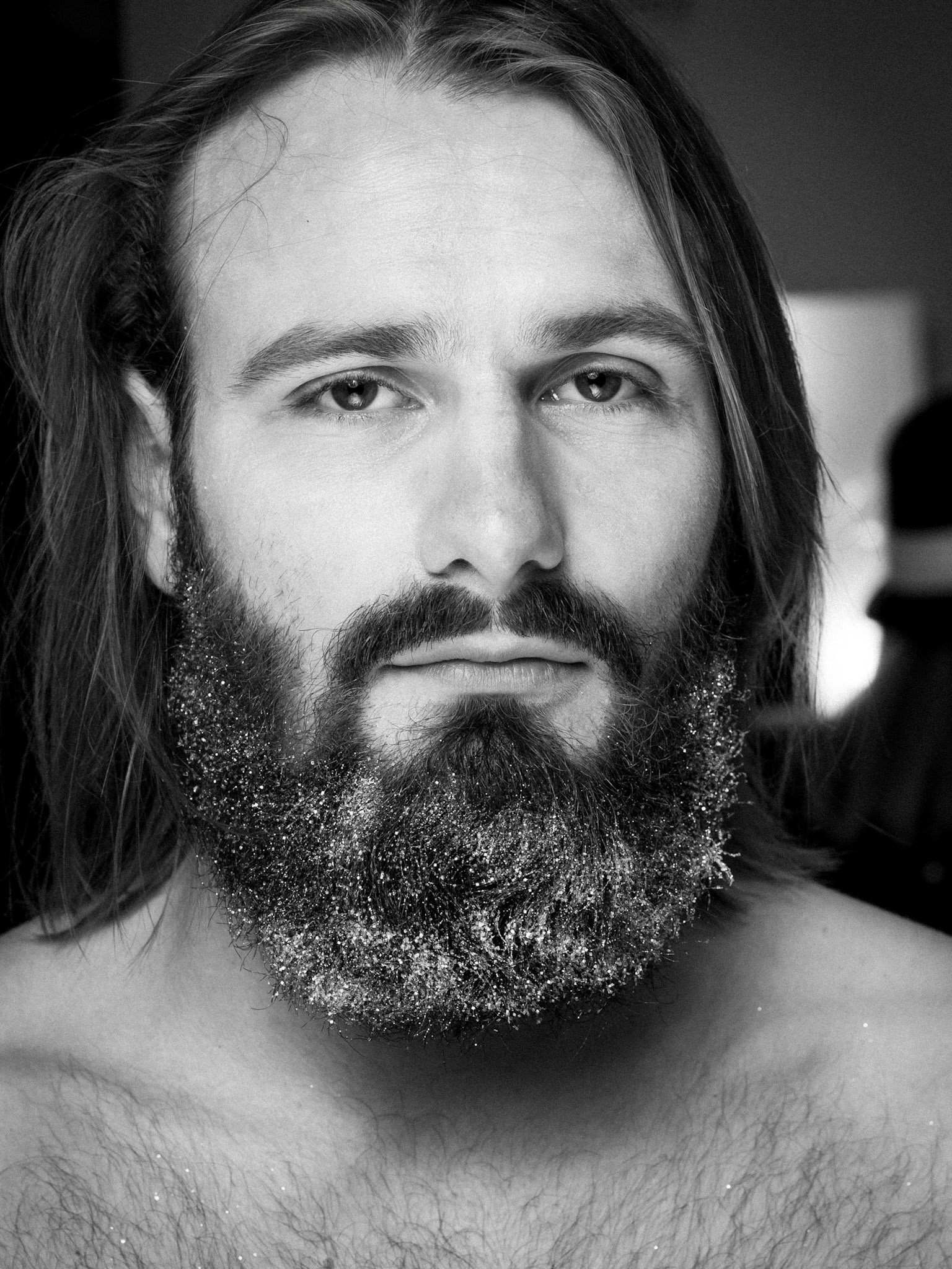 Für Maybelline hat Borris Burba den Aufwand hinter der Fashion Week in Berlin fotografisch fesgehalten. Als offizieller Backstage Fotograf stand er Boris Entrup stets zur Seite, um seine Arbeit zu dokumentieren, aber auch Skuriles und Schönes hat er vor seiner Linse inszeniert.