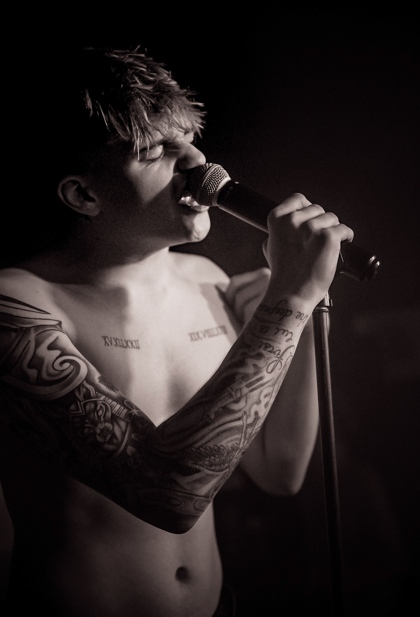 Benjamin Comley, Twisted state of mind, Live at Fat Lils Witney.                                                                                                                                                        .                                                                                                                                .                                                                                                                                    .