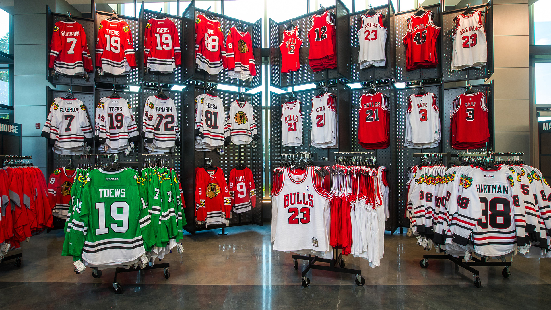 Photos: United Center's new Madhouse Team Store