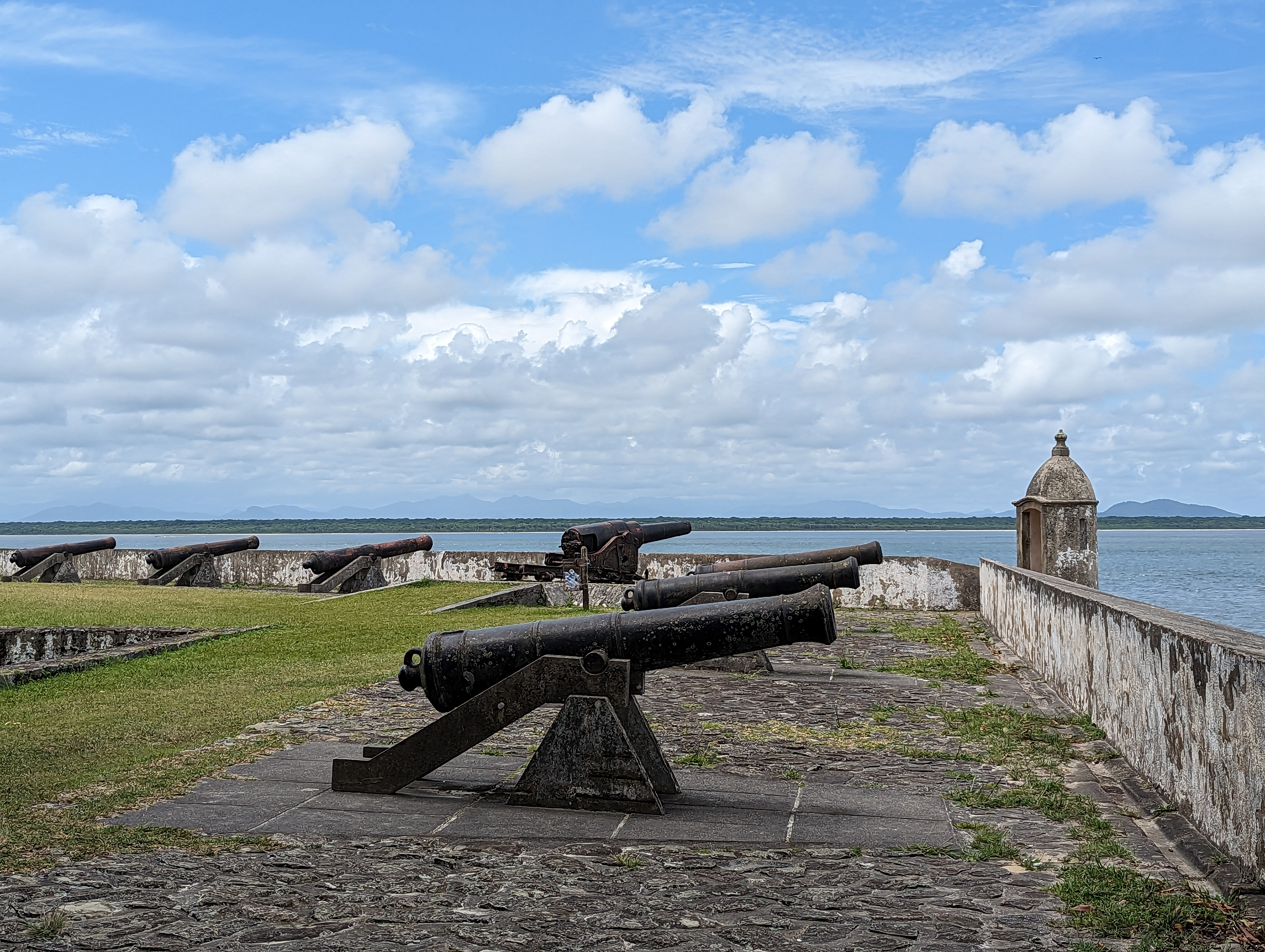 Canhões expostos na Fortaleza