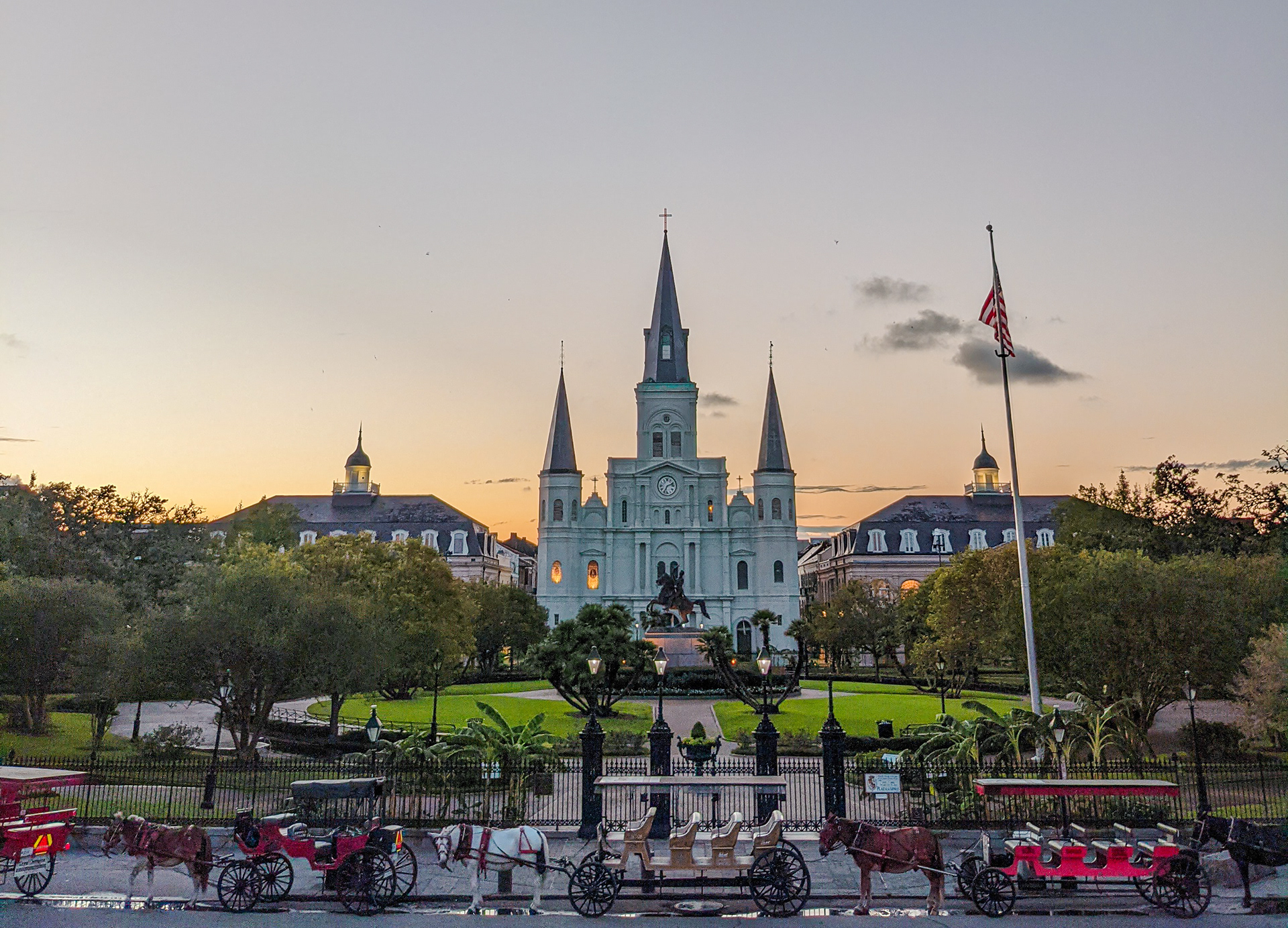 Visão geral da Jackson Square e da St. Louis Cathedral