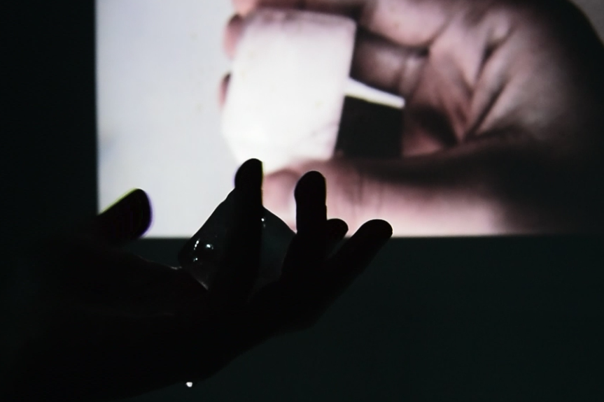 "Shaping Time" — video installation