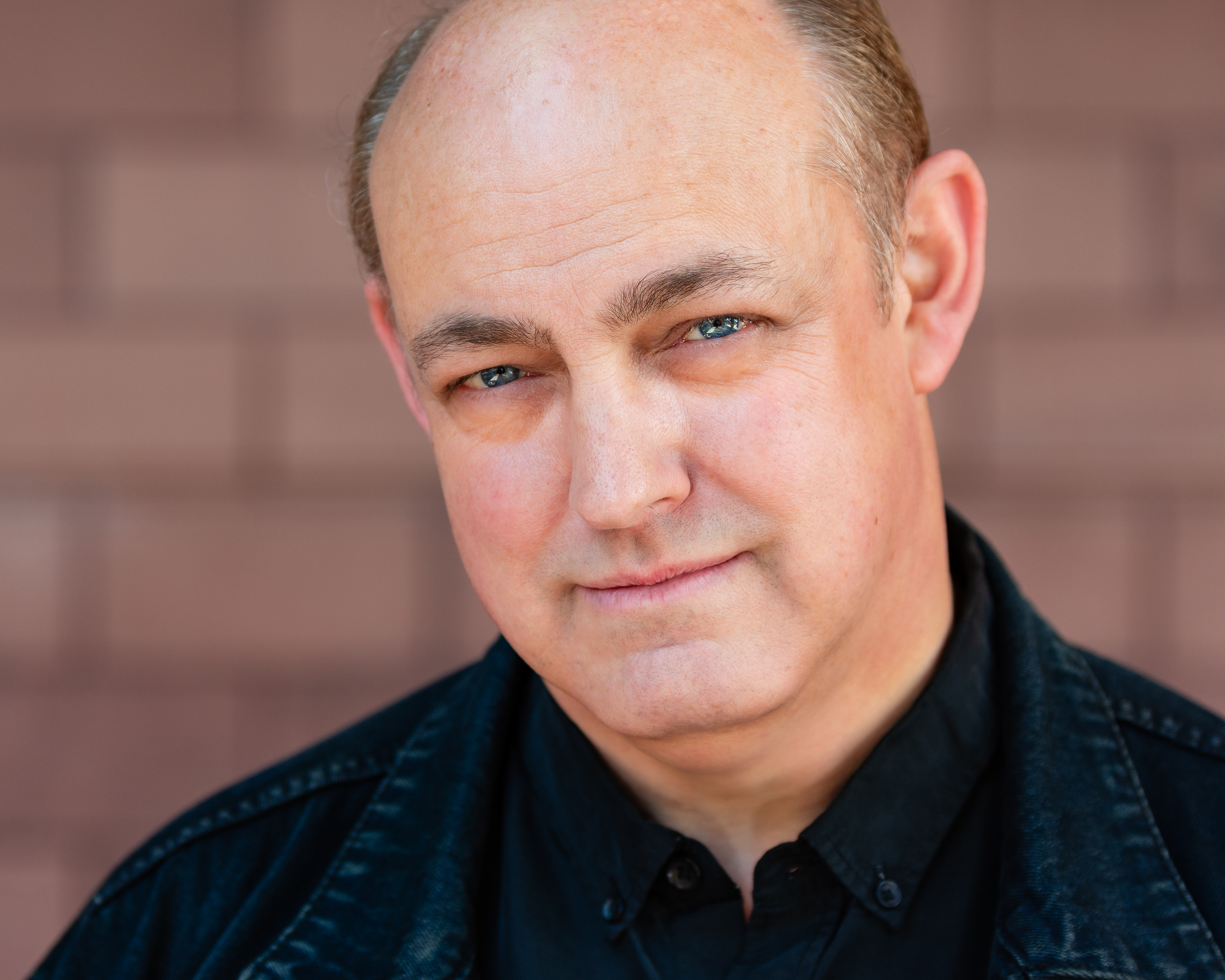Professional headshot of a man in Glasgow by David Reid
