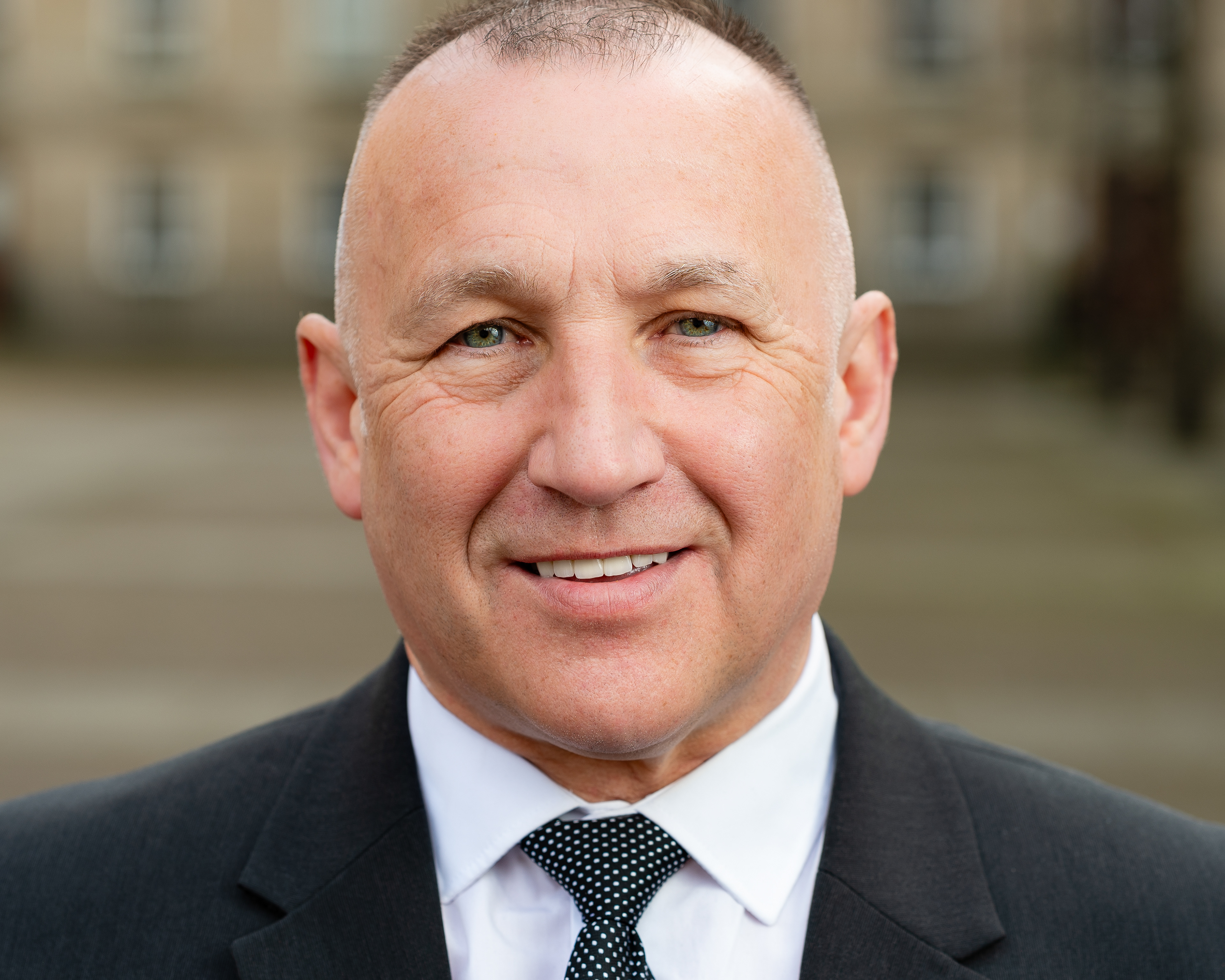 Professional headshot of a man in Glasgow by David Reid