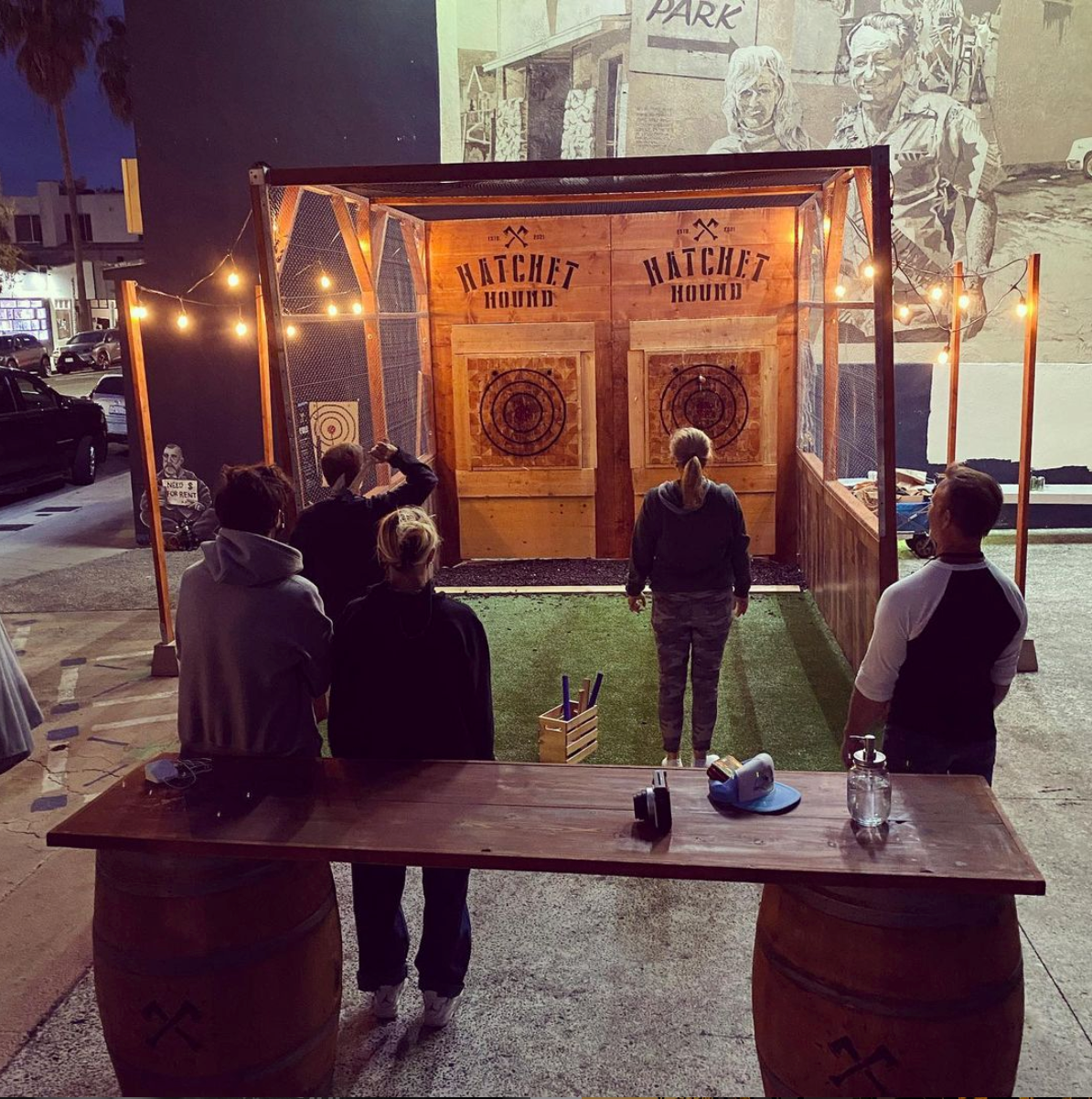 More logos get in more photos.