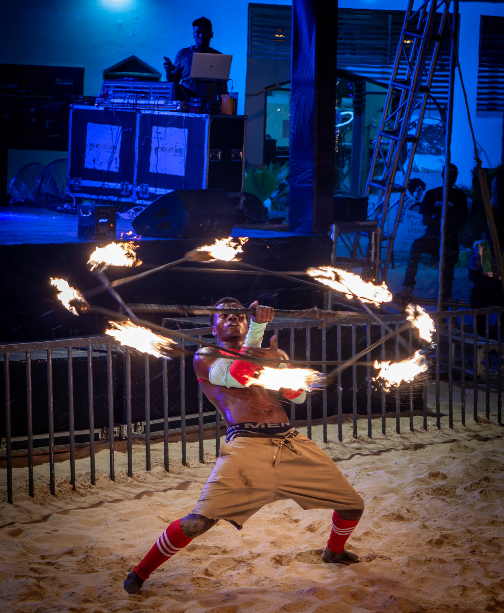 1/160 sec · f/2.8 · ISO 640 · 34 mm