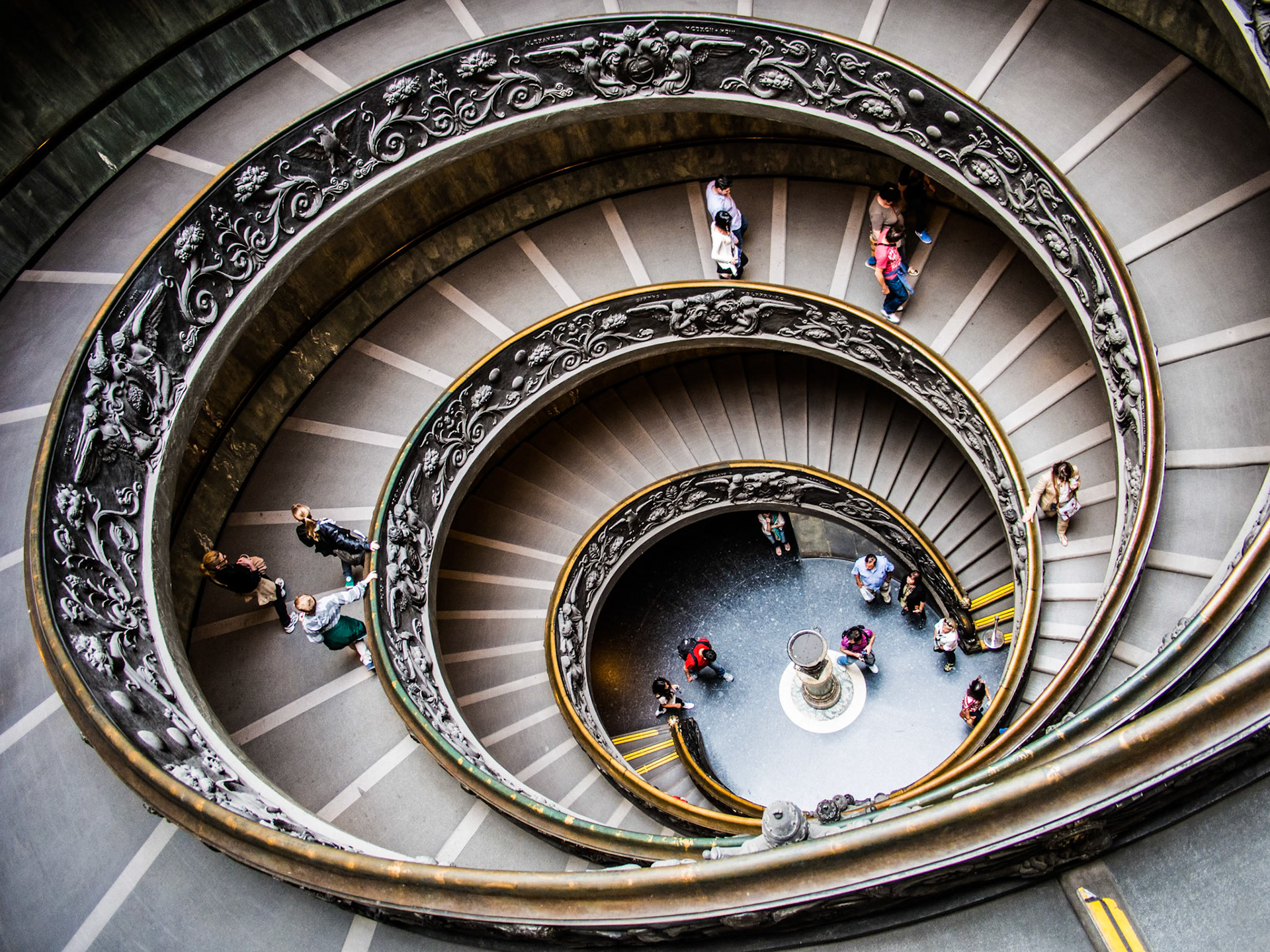 1/60 sec · f/2.5 · ISO 640 · 14 mm