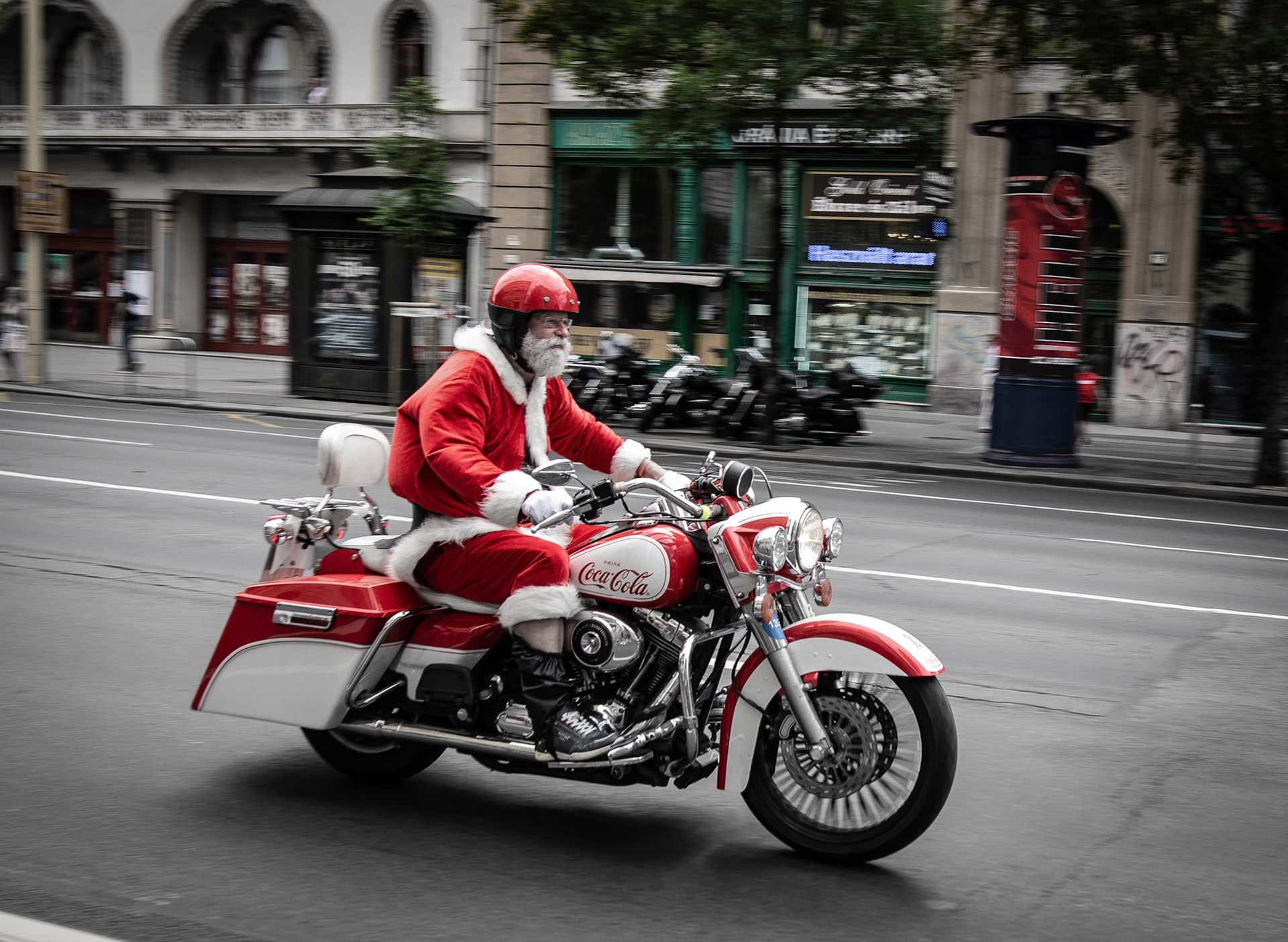 1/400 sec · f/4.5 · ISO 100 · 24 mm