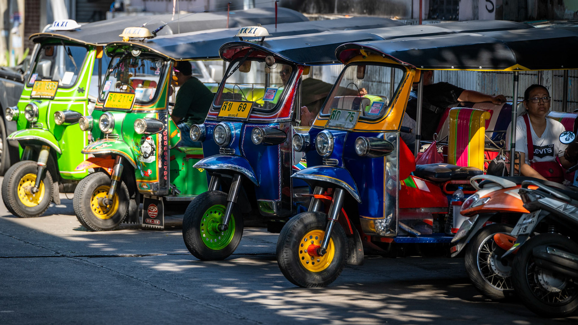 1/640 sec · f/2.8 · ISO 160 · 155 mm