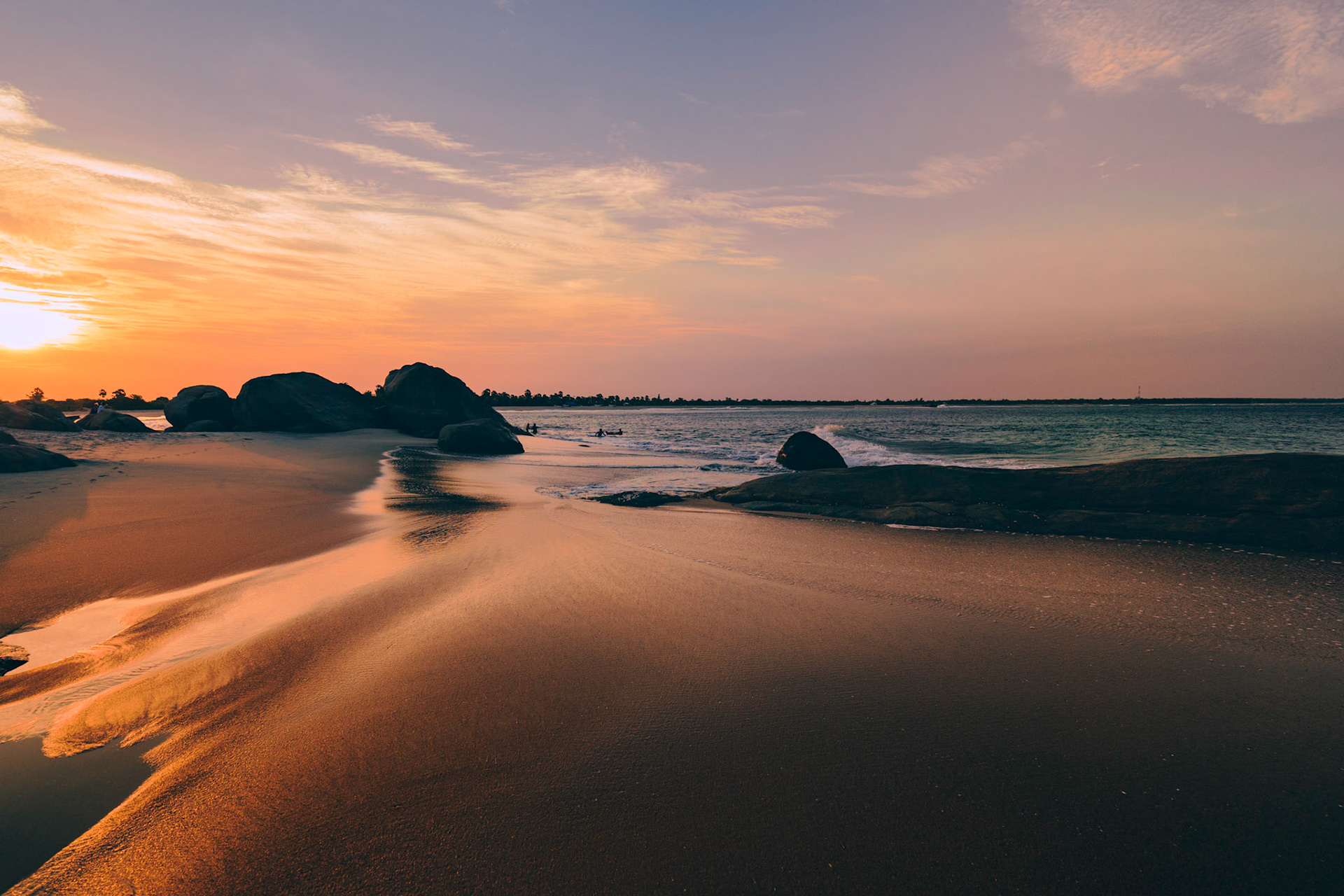 Sunset at Putthuvil point