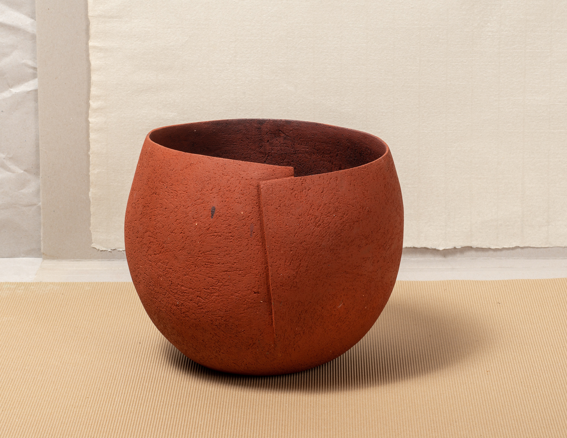 Terre grès rouge 23cm. Cuisson HT