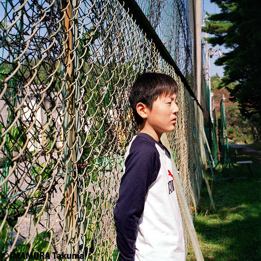 熊谷瞬(12) 中学校の校庭に作られた仮設住宅に住む。将来は特になりたいものはない。算数は好きだが、社会は嫌い。陸前高田市高田町 2011