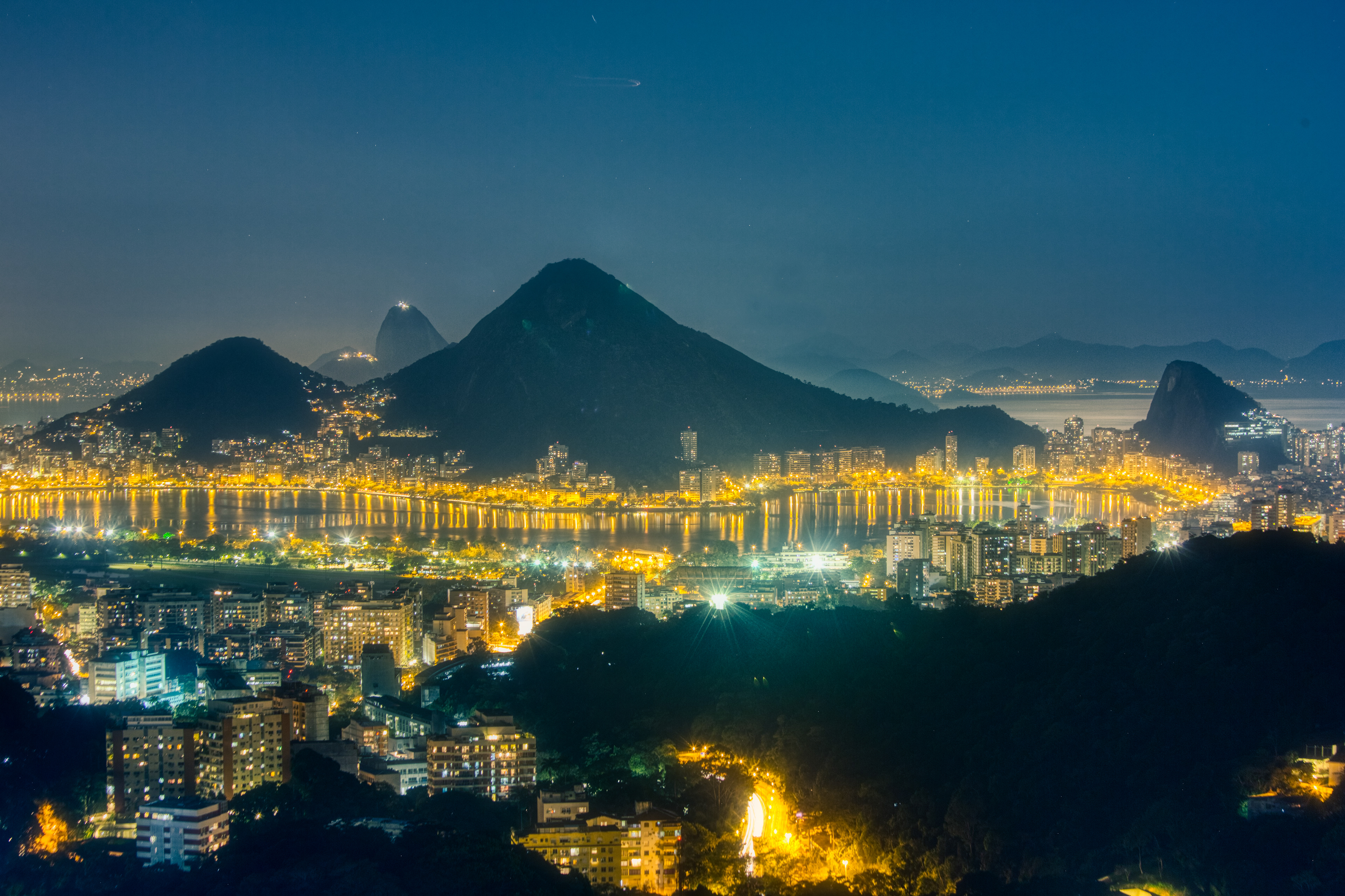 Lagoa Nighttime
