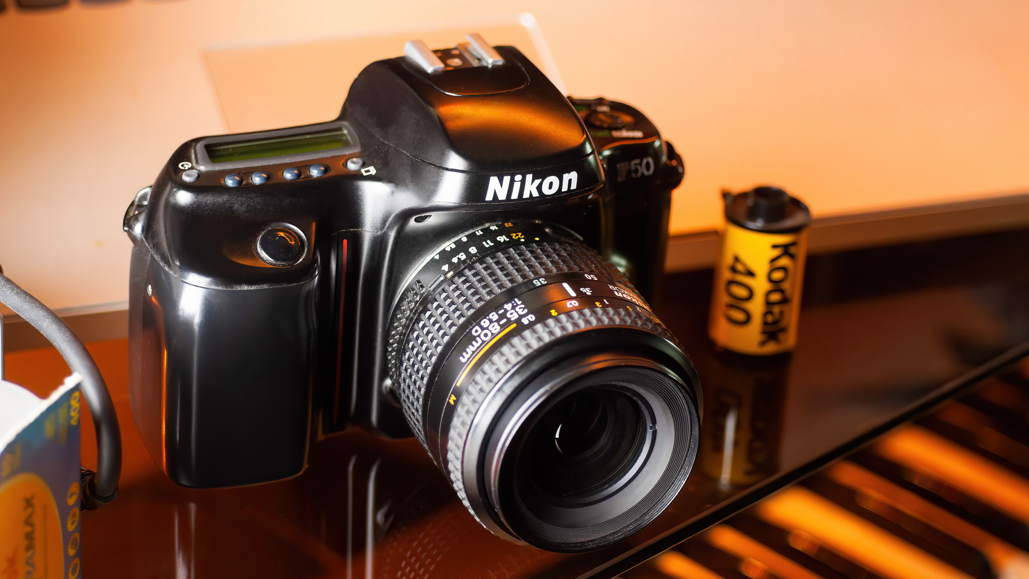 Nikon Cámara N50/F50