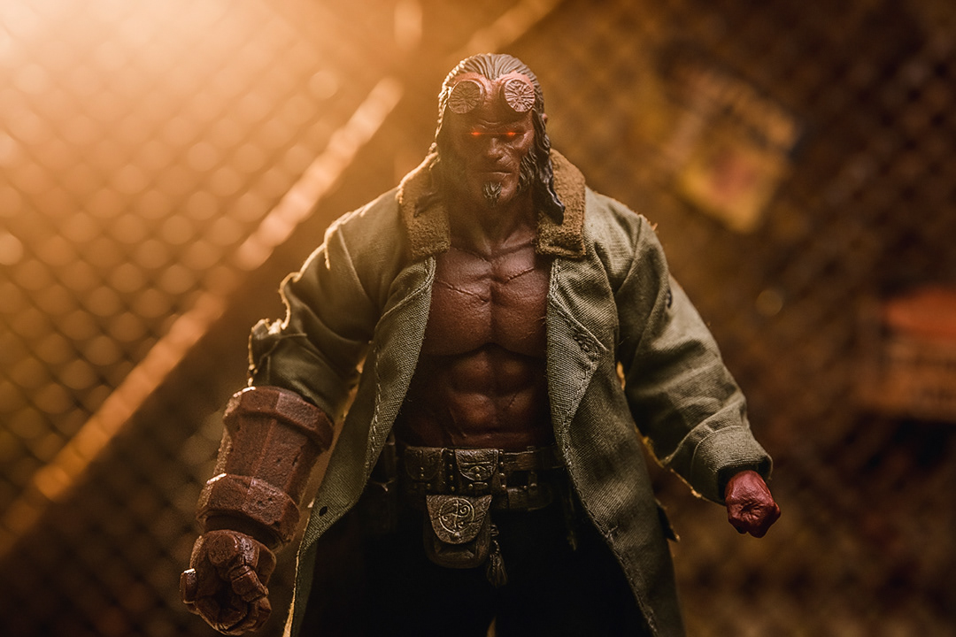 hellboy mezco toys 1:12