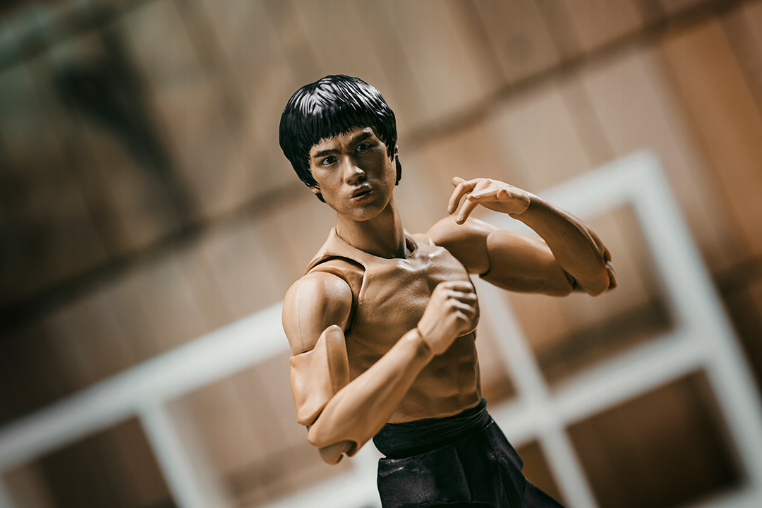 Bruce Lee, toyphoto, toyphotography., zdjęcia produktowe, fotografia, zdjęcia zabawek, kung fu, #brucelee #jeetkunedo #wingchun #kungfu #wushu #jkd #enterthedragon #aikido #martialarts #karate #taekwondo #mixedmartialarts #sparring #judo #kickboxing #master #fighter #ufc #bjj #mma #boxing #jiujitsu #toyphoto #toyphotogallery #toyphotography #toystagram #toy #toygroup_alliance 
