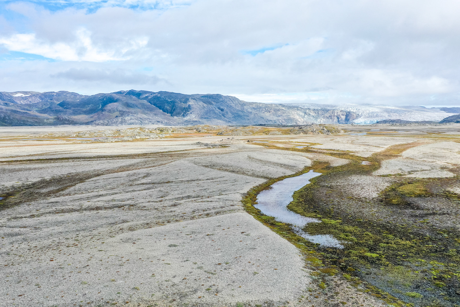 A view from above -- flew the drone around after making a map of the potential field.