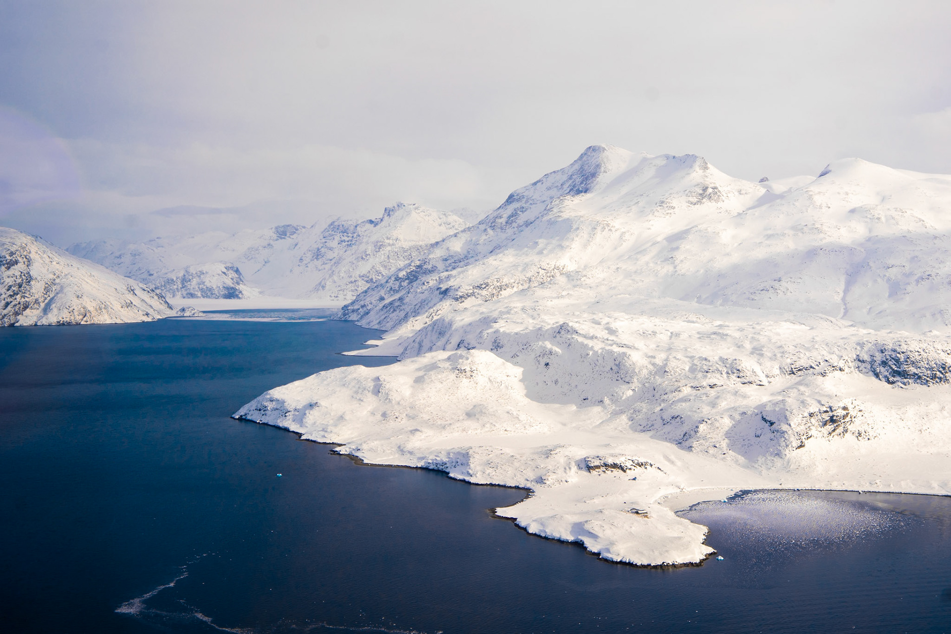 Helicopter flight from Narsarsuaq to Qaqortoq