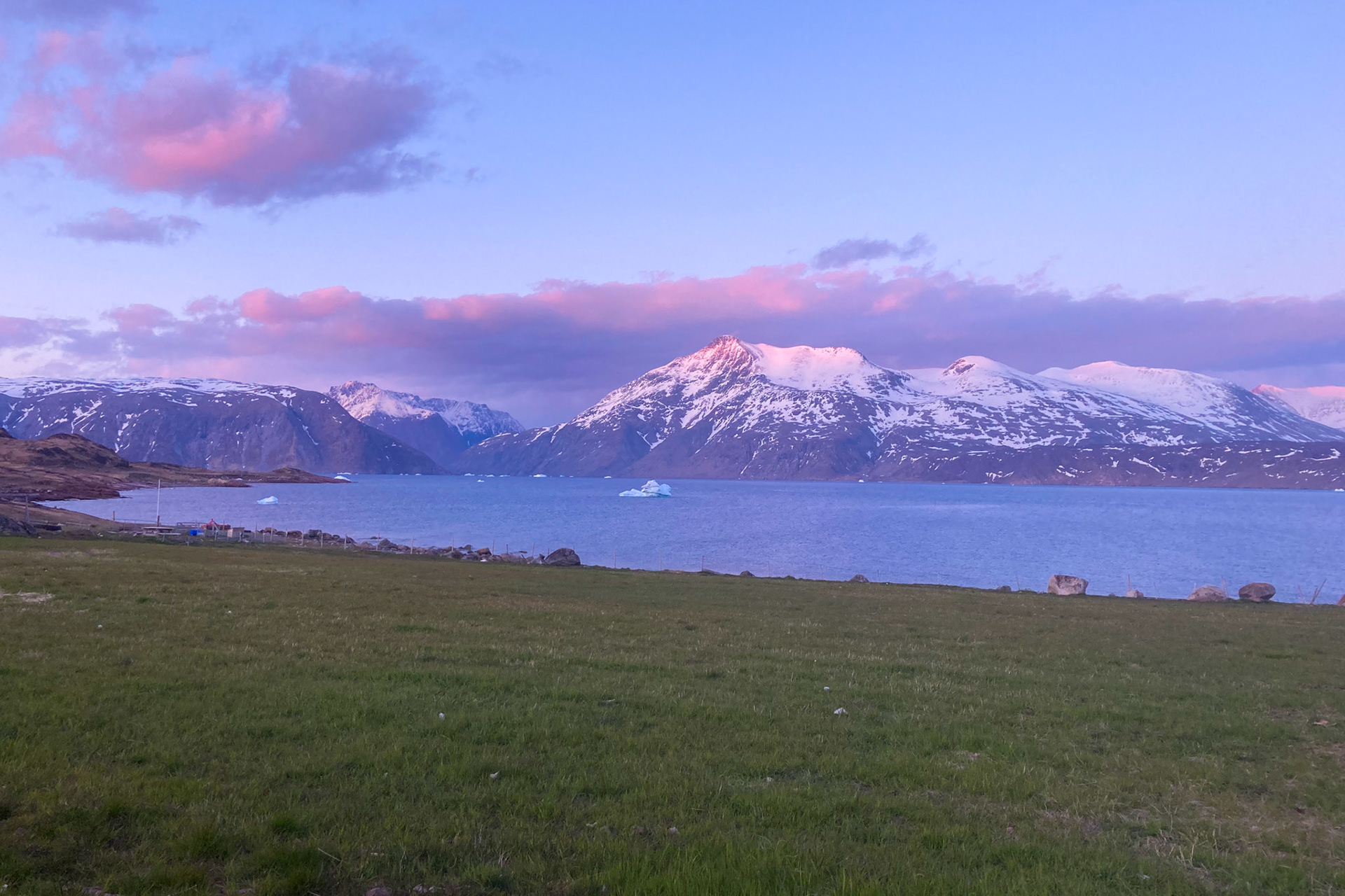 Another walking-to-the-barn 10pm sky. (Taken on my phone)