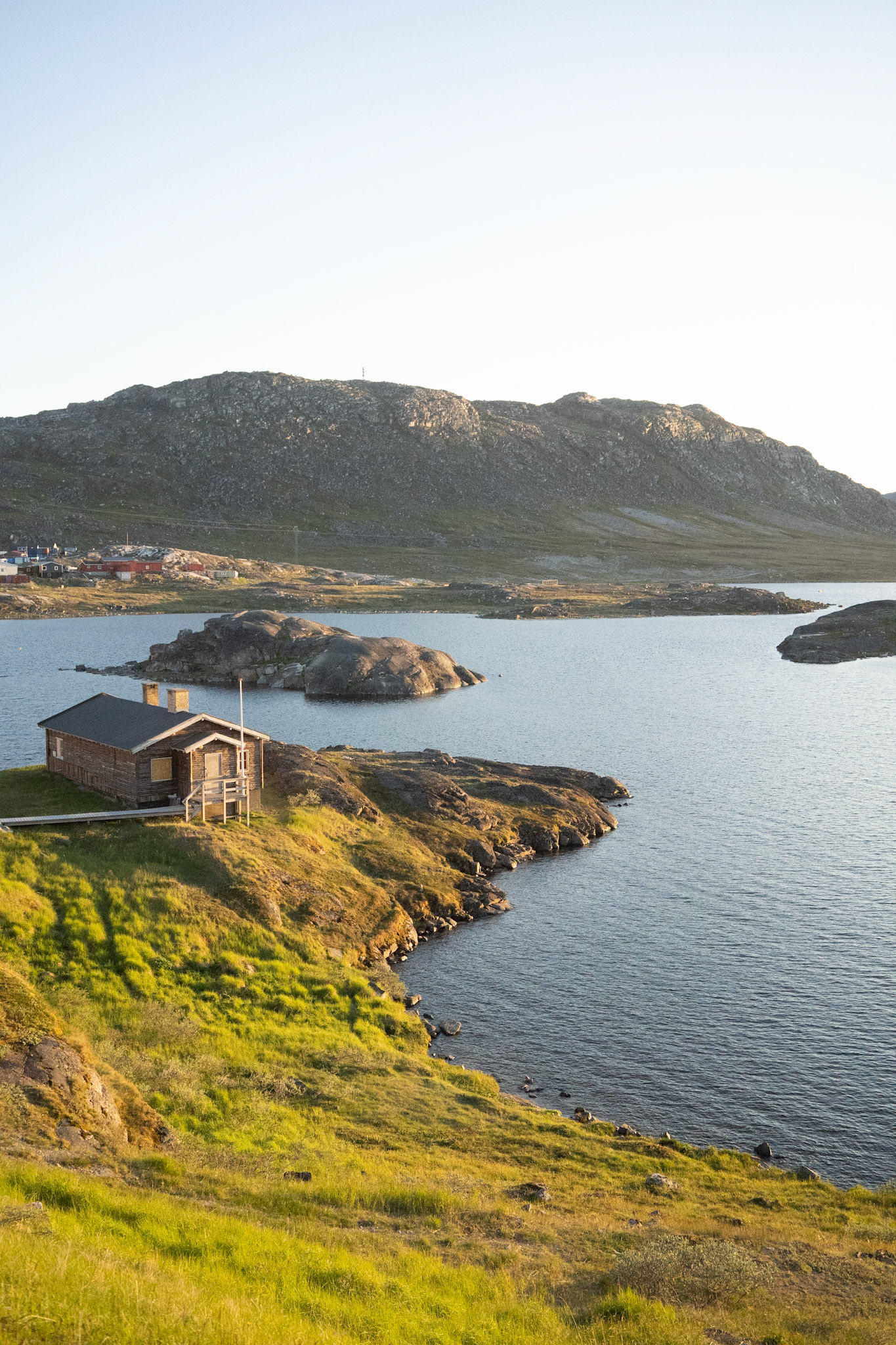 A home on the edge of Tasersuaq.