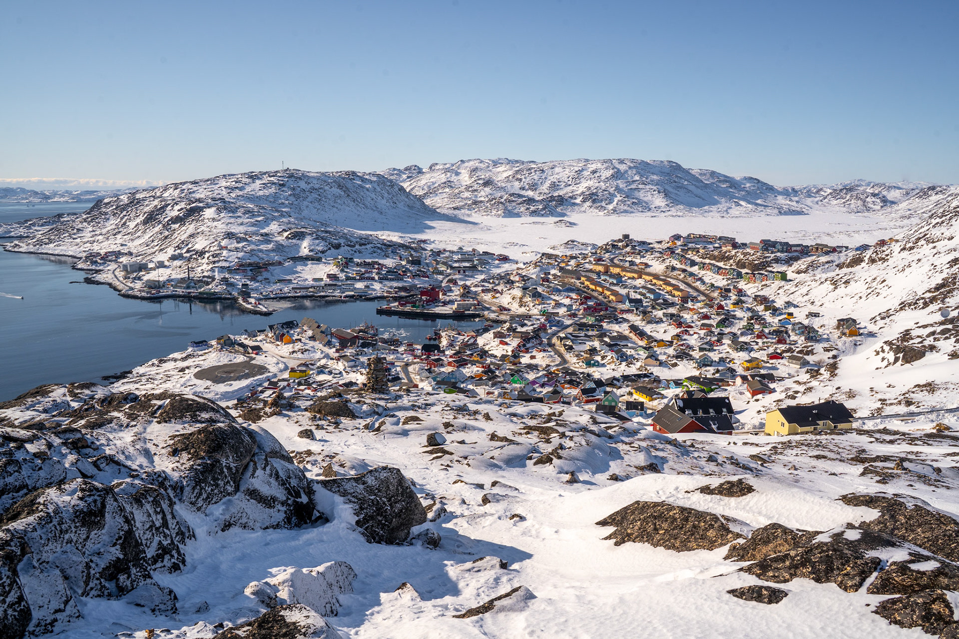 Qaqortoq from above. It's a harbor-based town, as all of Greenland's towns are. The sea is the center of all.